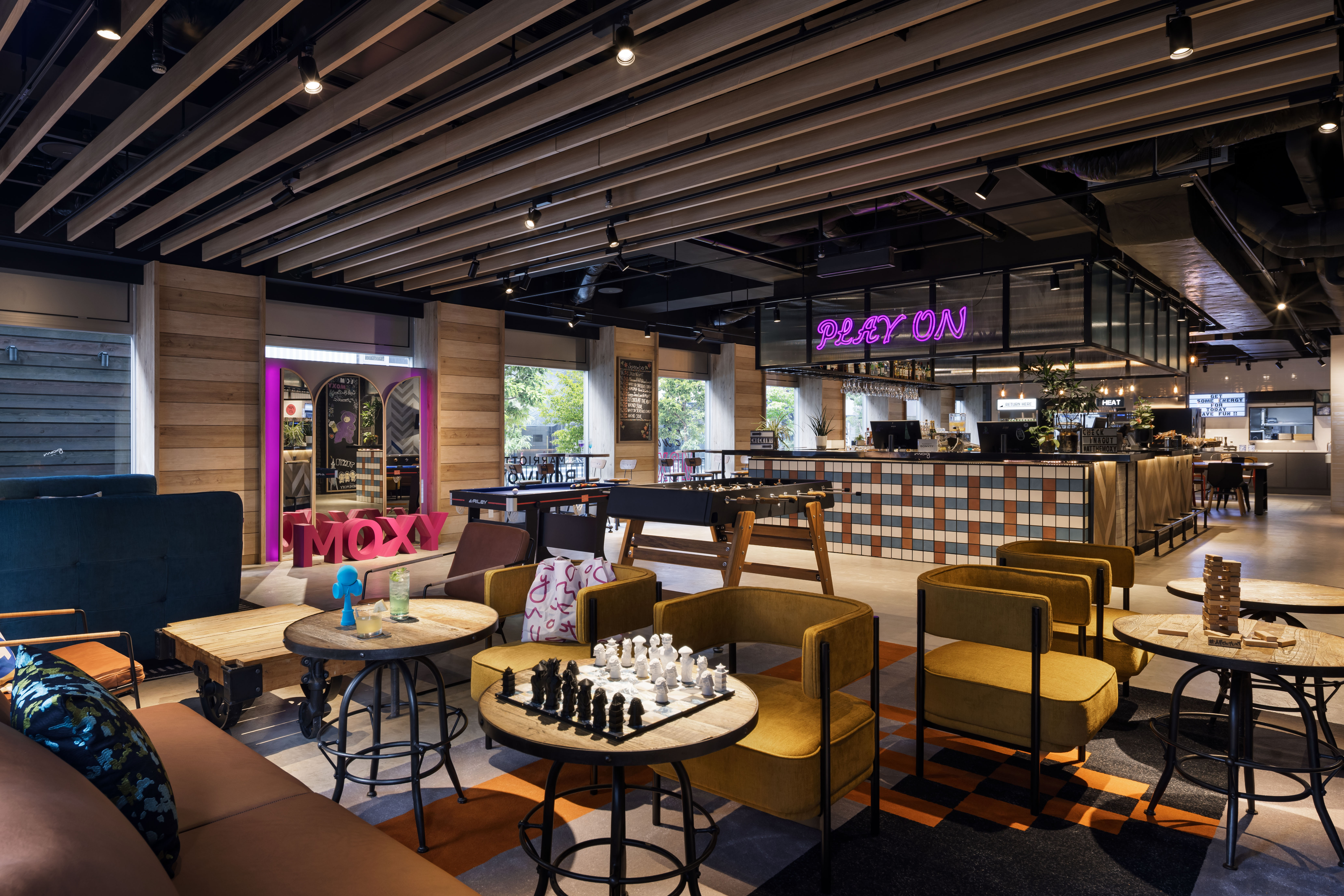 バー＆ラウンジ