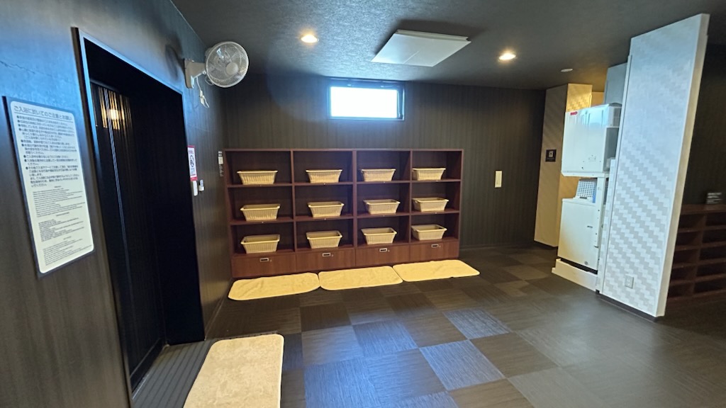 男性脱衣所②