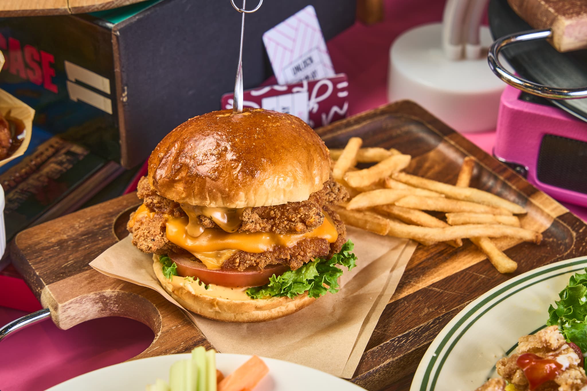 【Cafe ＆Bar】ダブルクリスピーチキンバーガー