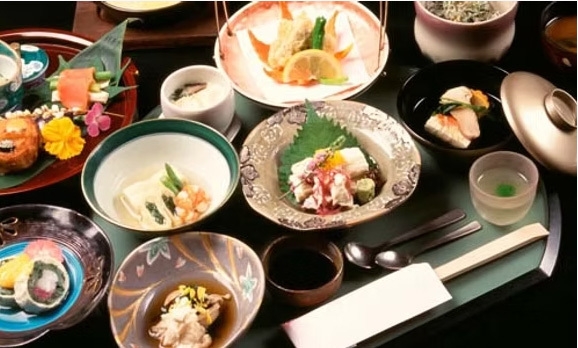 【夕食付き舞妓遊び体験プラン】京都の町家で静かな宿泊◎1日1組貸切の舞妓遊びと京懐石料理を堪能♪