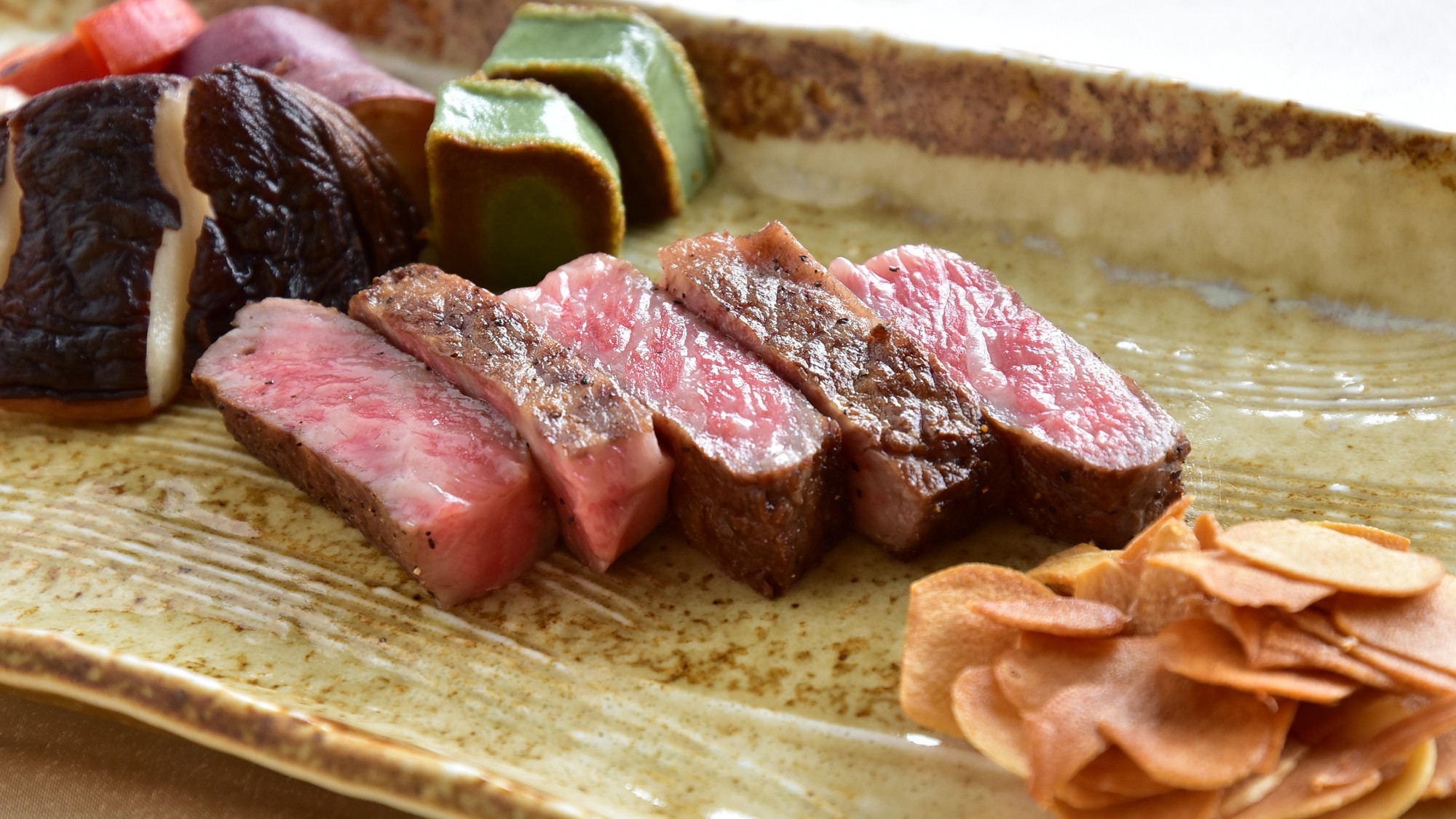 【目の前で焼き上げる至福】黒毛和牛ヒレステーキ80gと旬魚、加賀の焼き野菜付きステイ