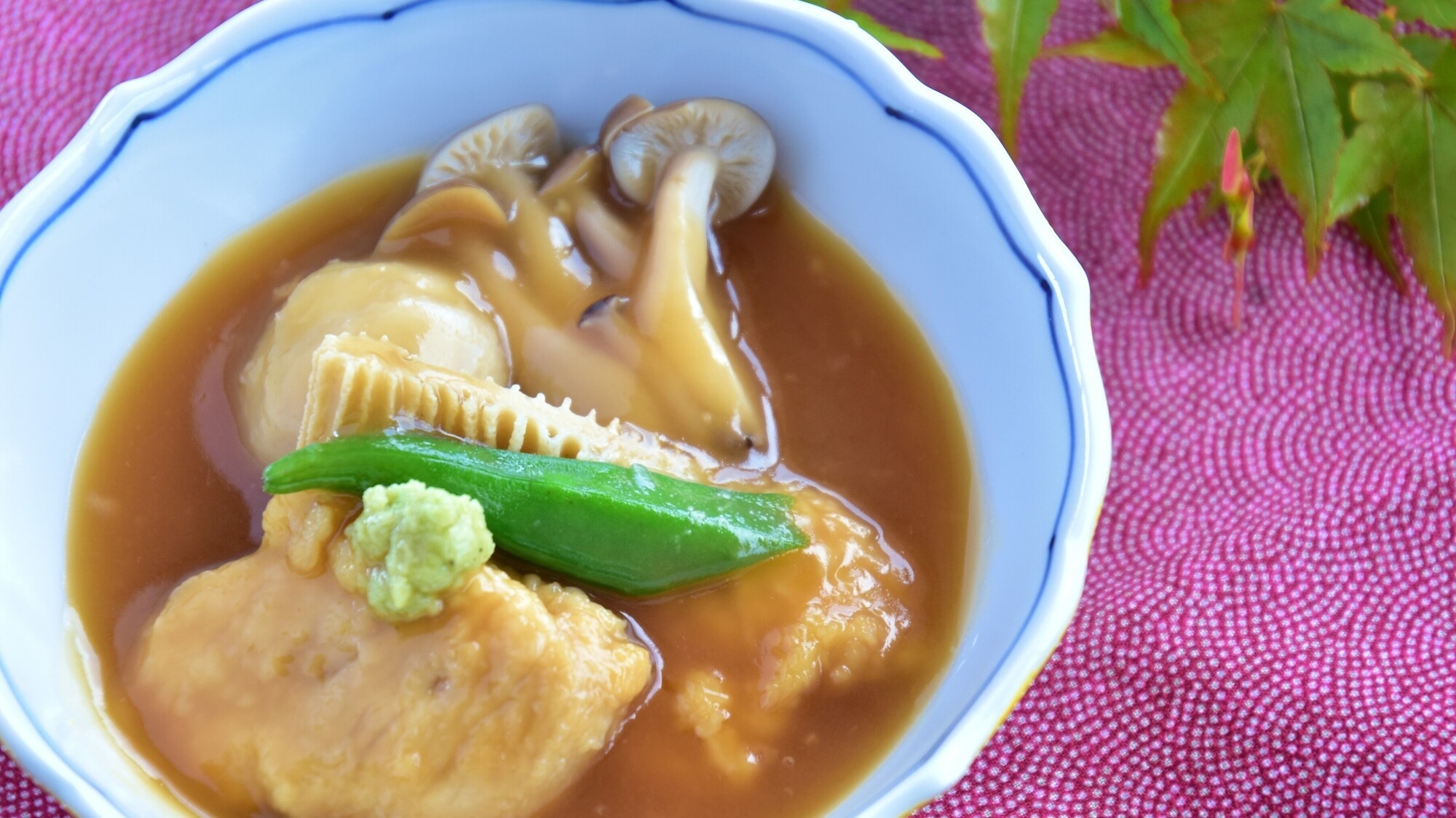 【秋薫る加賀料理】松茸入りキノコのかき揚げ、鶏の治部煮を味わう金沢の秋〜友禅〜