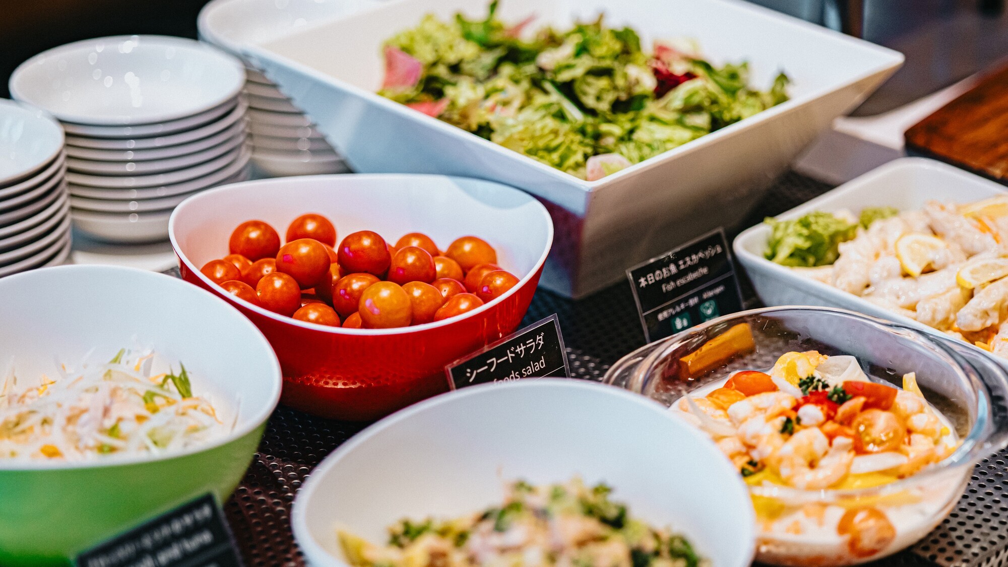 朝食バイキングサラダコーナー