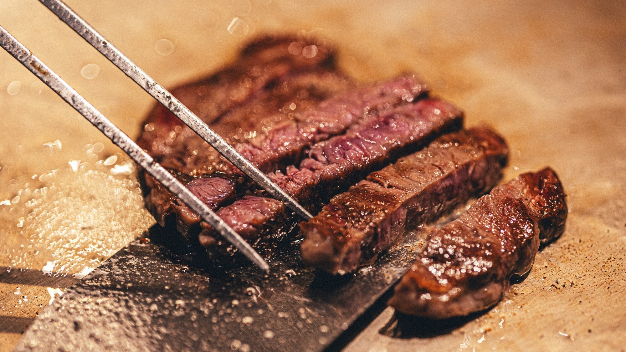 焼き立てステーキ