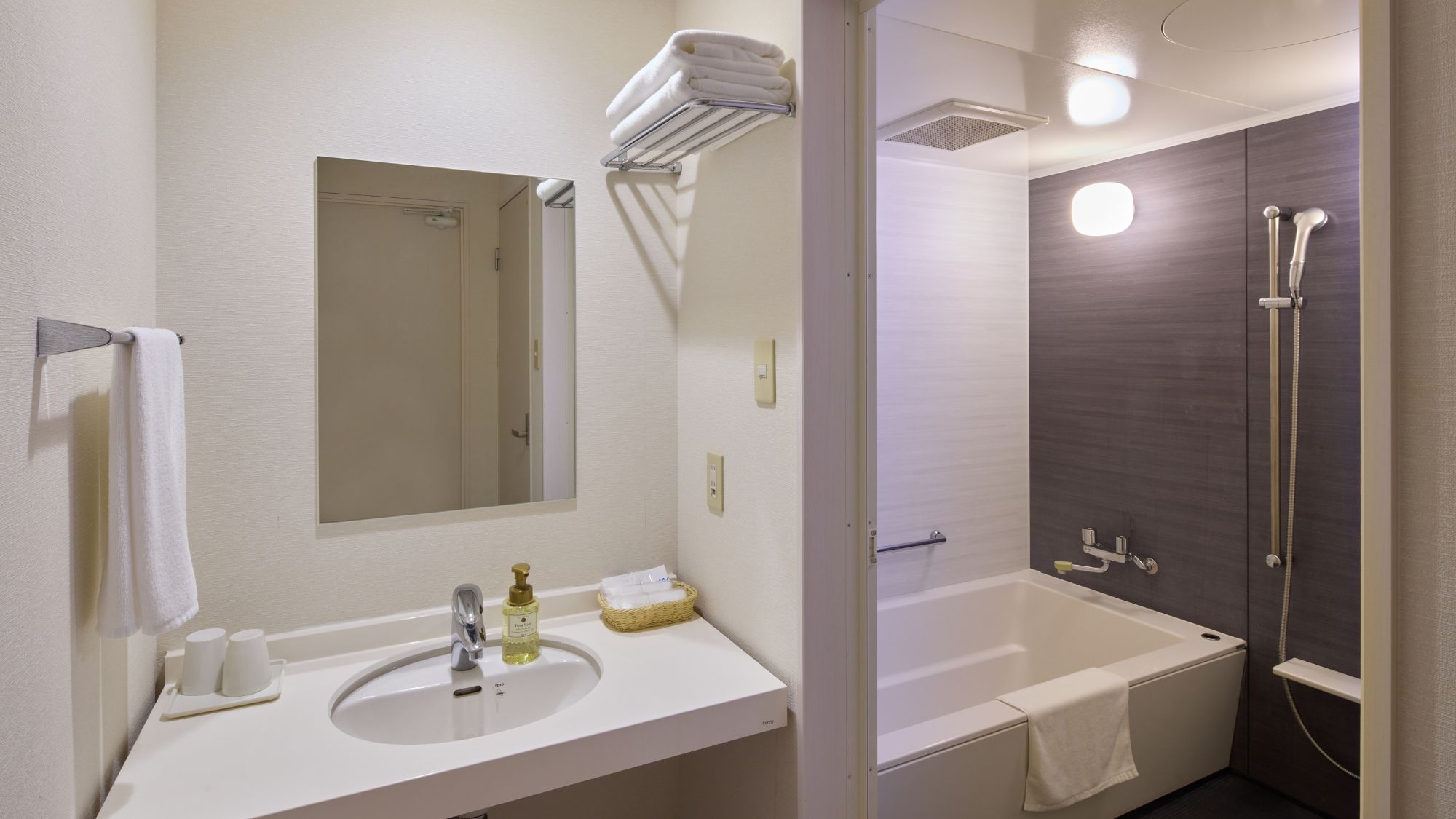 【フィールドパークタワー】エグゼクティブオーシャン 眺望が自慢のハイクラスルーム。（バストイレ別）