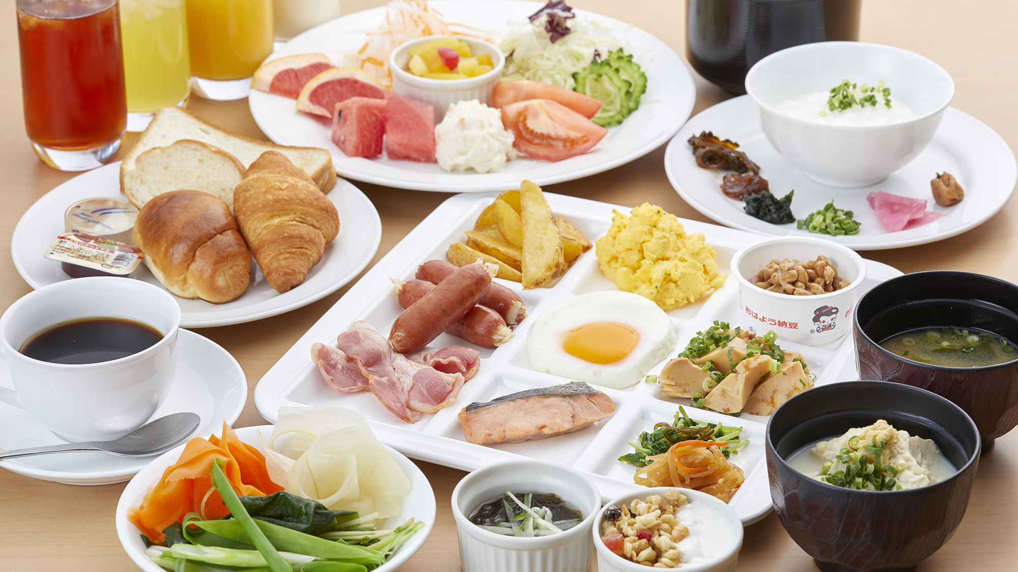【朝食ビュッフェイメージ】 新鮮野菜を始め旬の食材を使用した、和・洋様々なメニューをご用意いたします