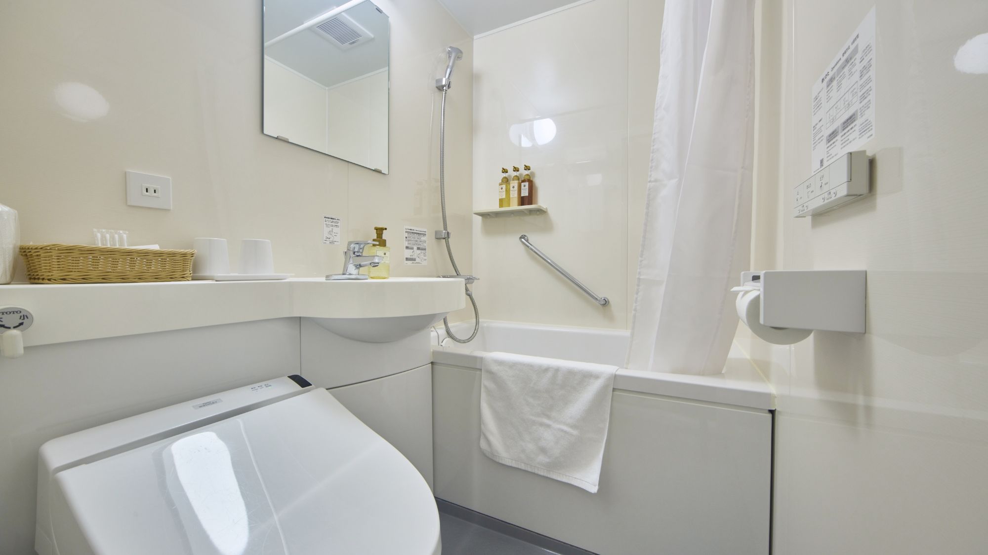 【メインタワー】エコノミーツインルームL字型の空間を活かしたっぷりスペースの洋室