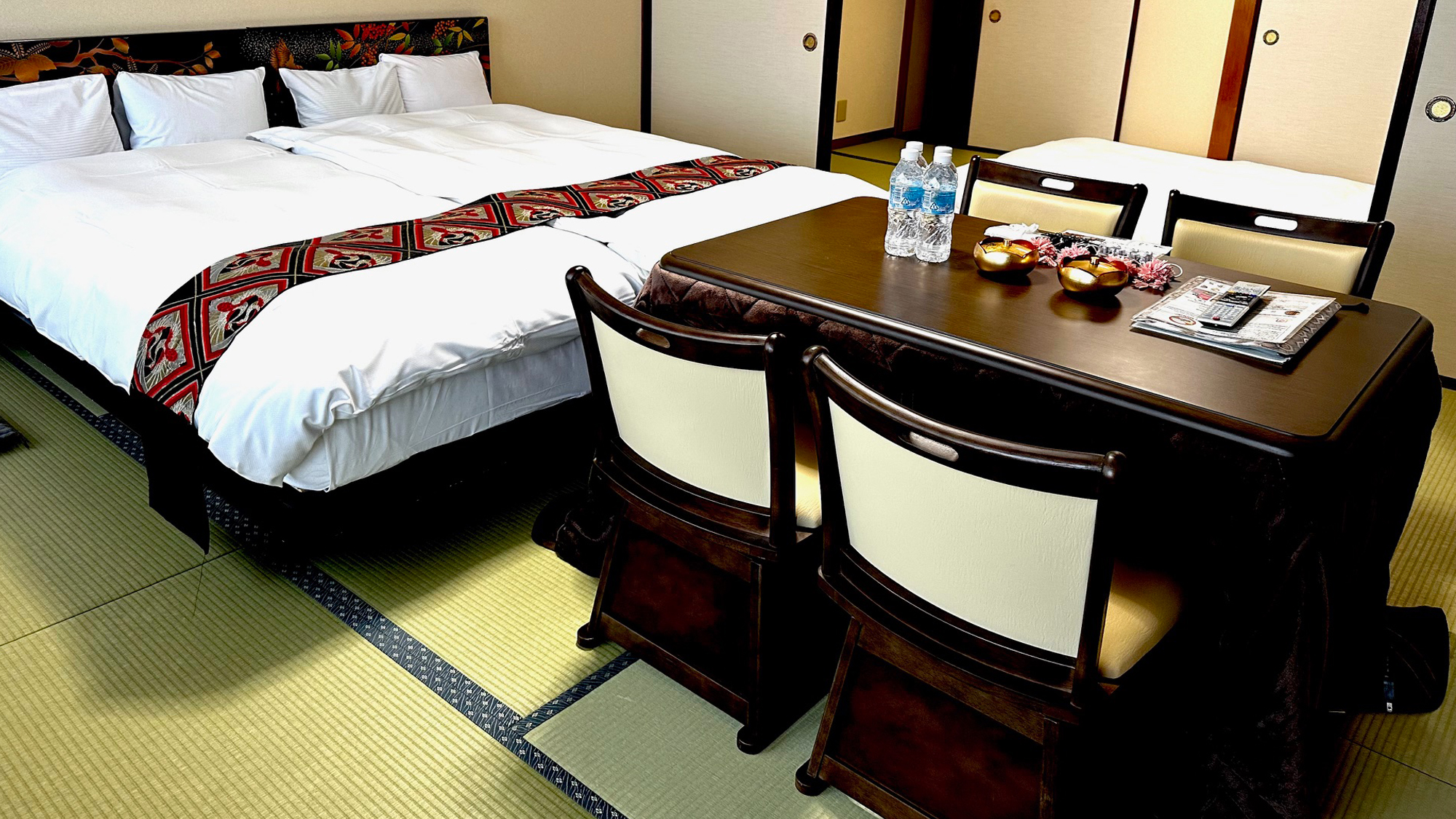 全部屋足元が冷えないようにコタツもご用意。もちろんエアコン完備