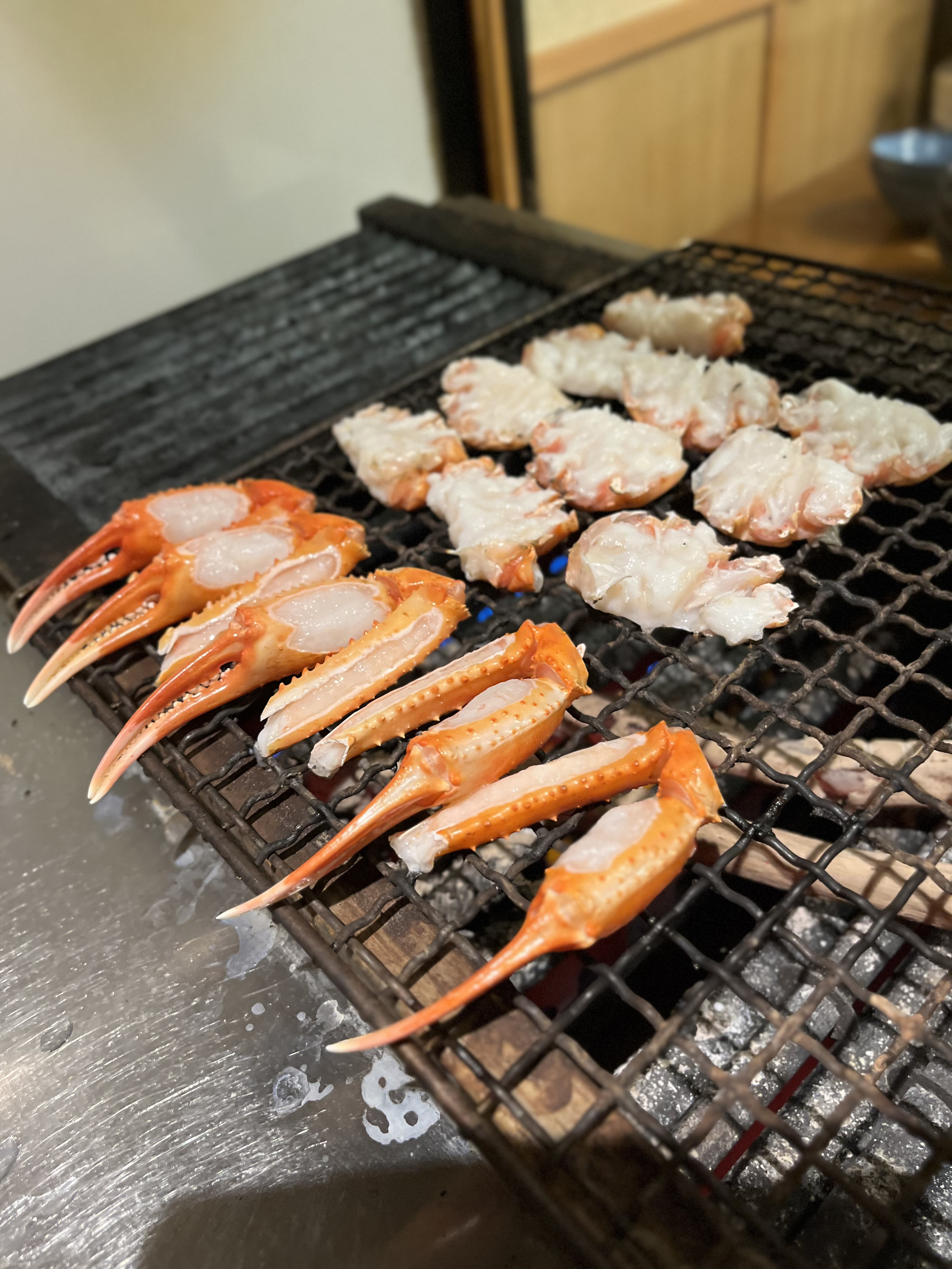 紀州備長炭で焼き上げる炭火焼きがに