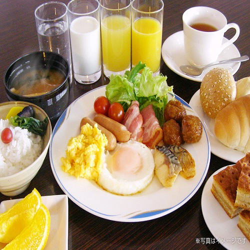 約30種類の和洋朝食バイキングが期間限定で無料！【6:30～9:00】※写真はイメージです。