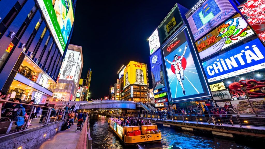 ホテルから徒歩8分の好立地