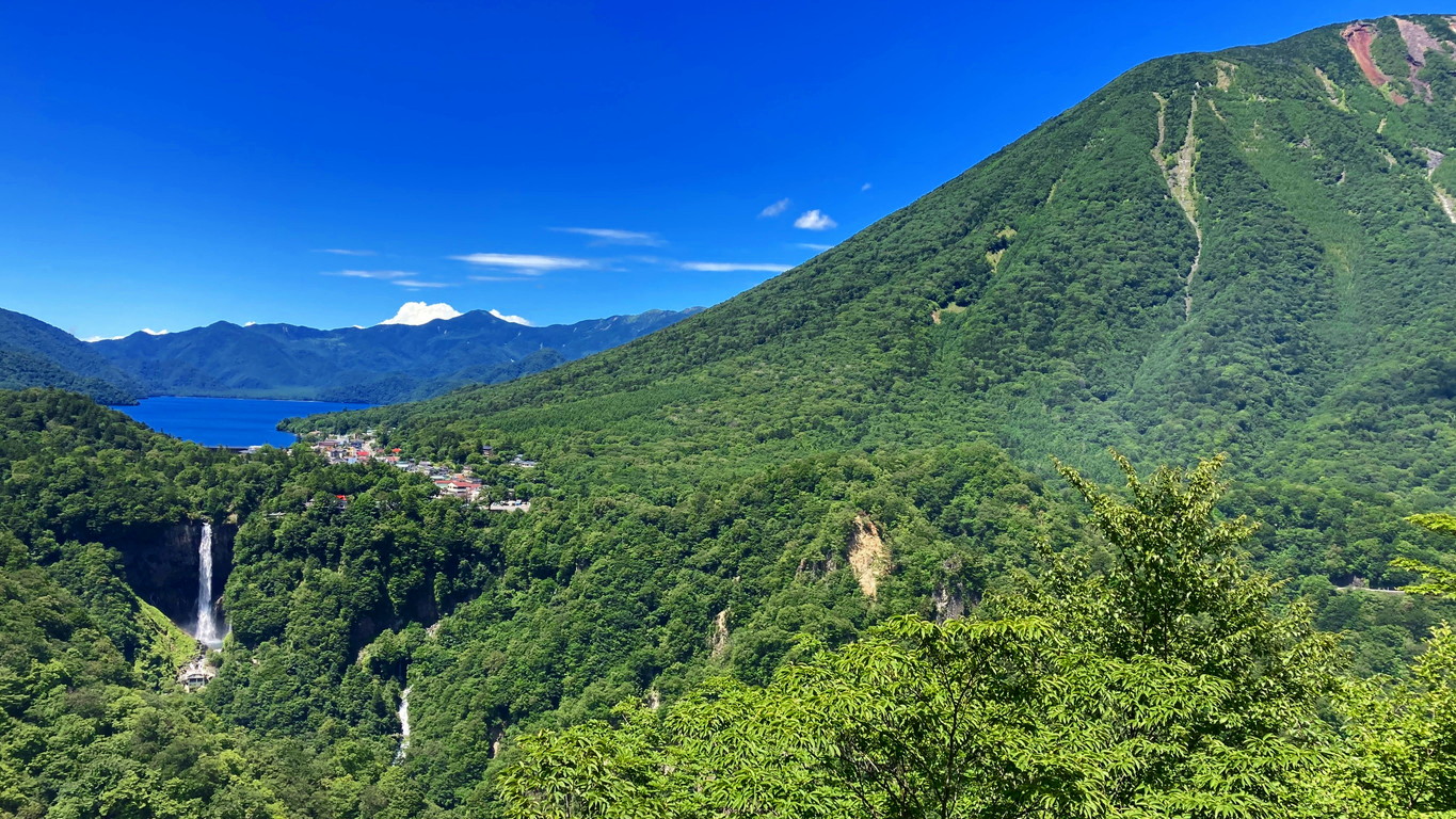 華厳滝、中禅寺湖、男体山（新緑）