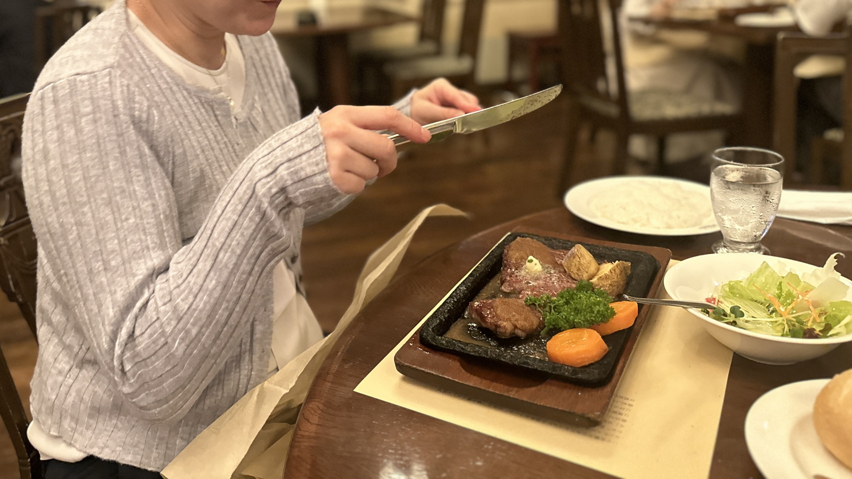 近くの人気のレストラン　明治の館