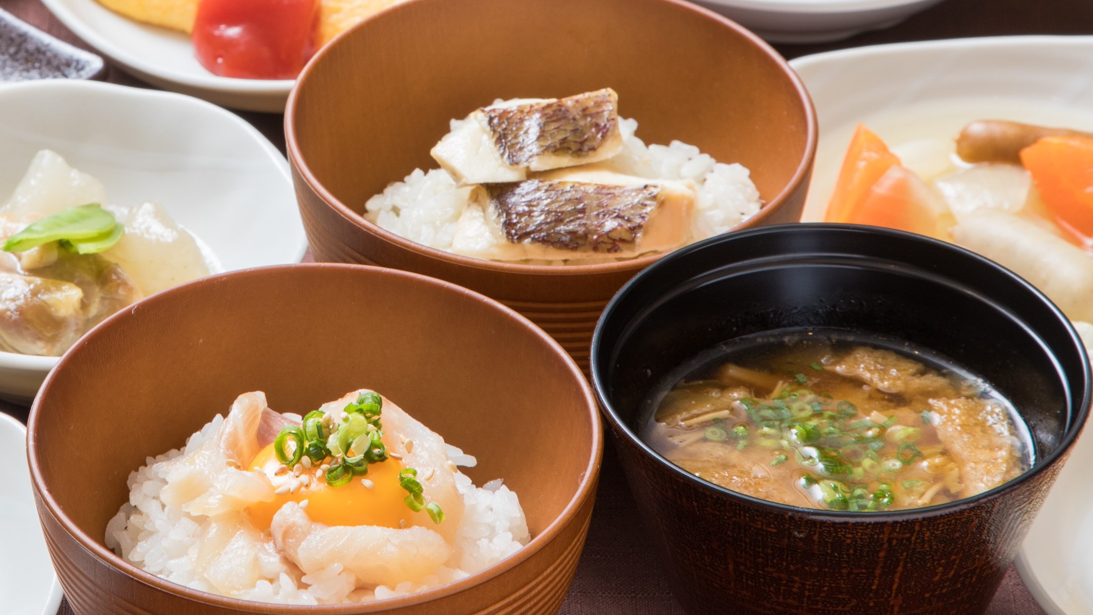 【ご当地メニュー】鯛めし　※季節に応じて宇和島風か松山風を提供しております♪