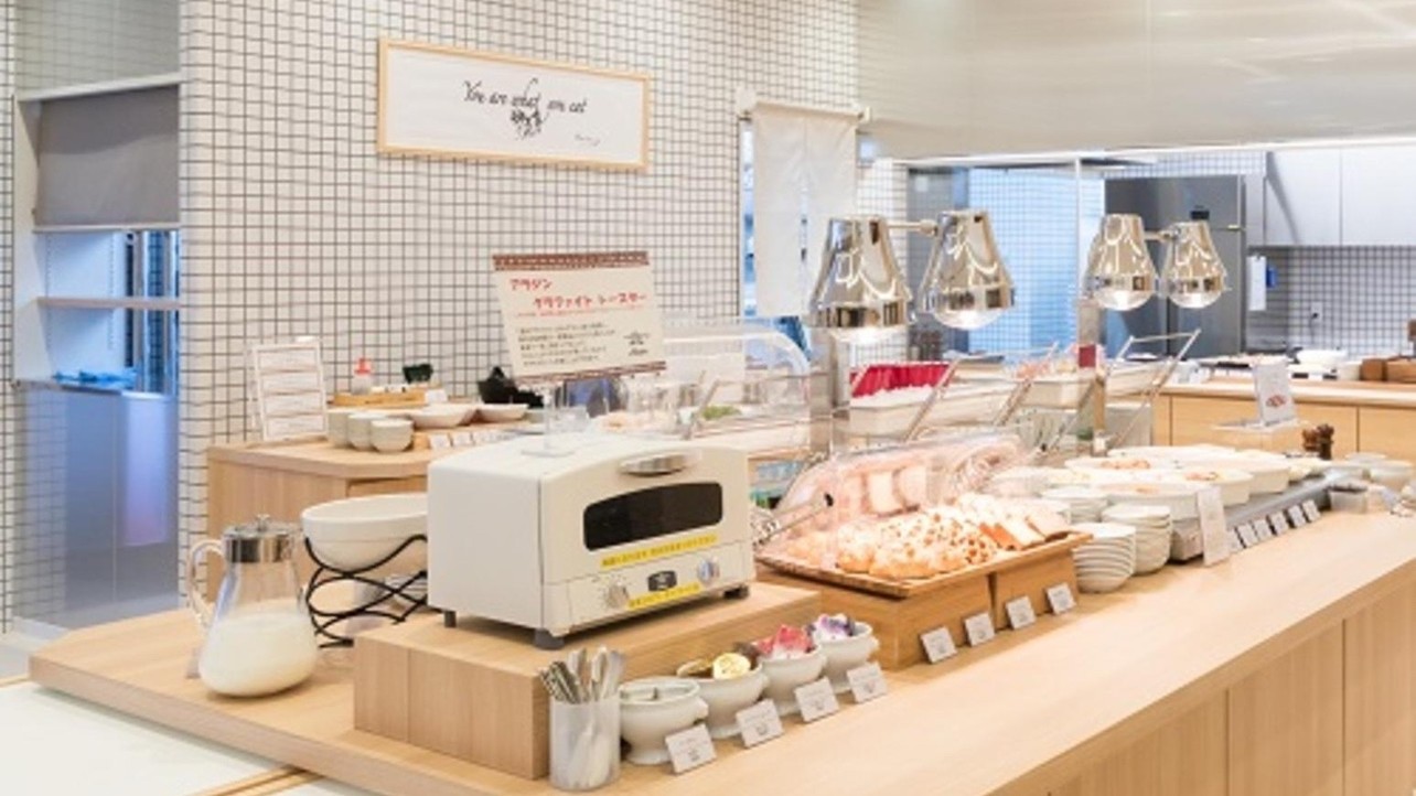 ◆レストラン　ご当地メニューを取り入れた約50種類以上の和洋食バイキングとなっております。