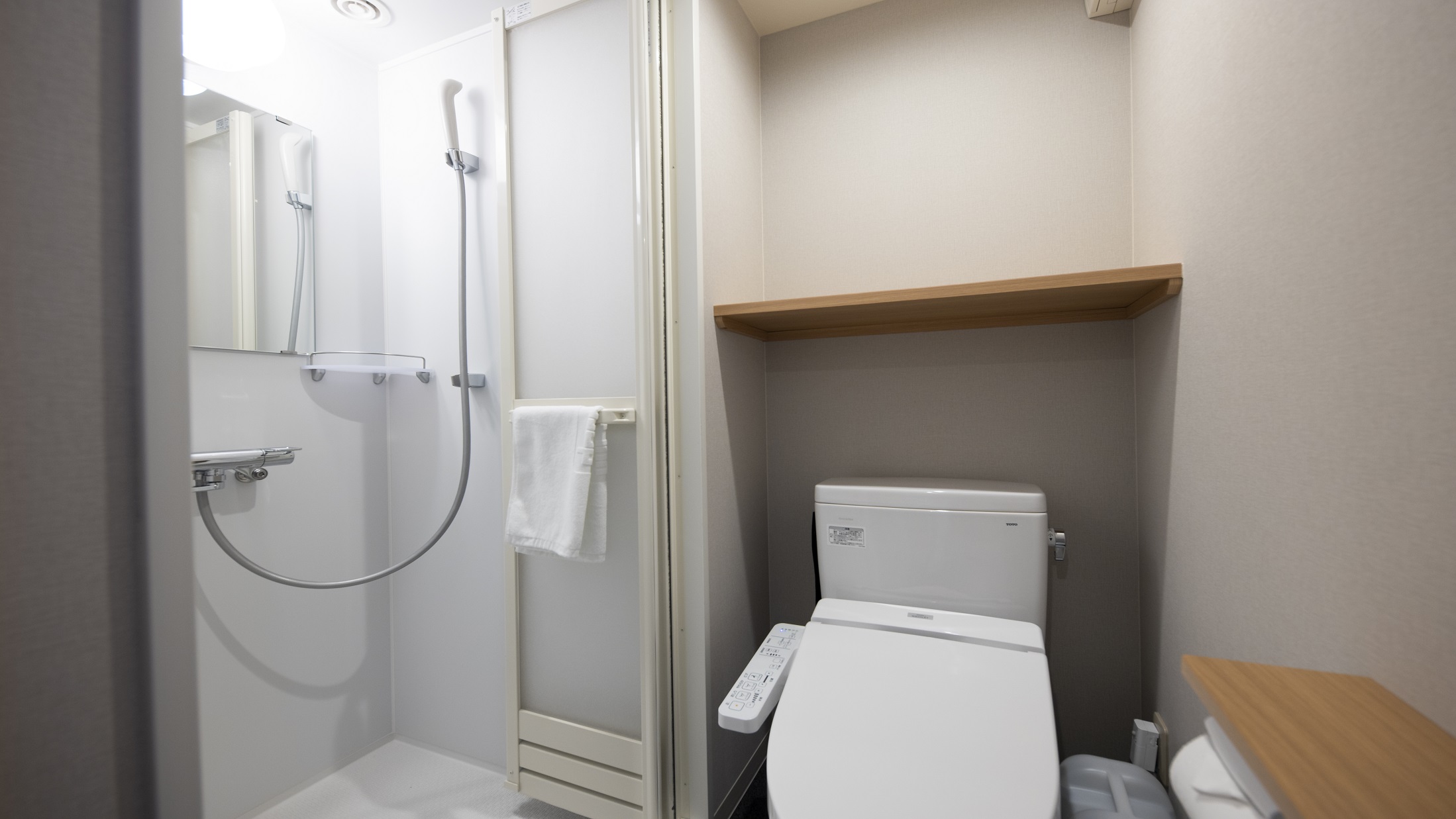 【客室】温水洗浄機能付きトイレ