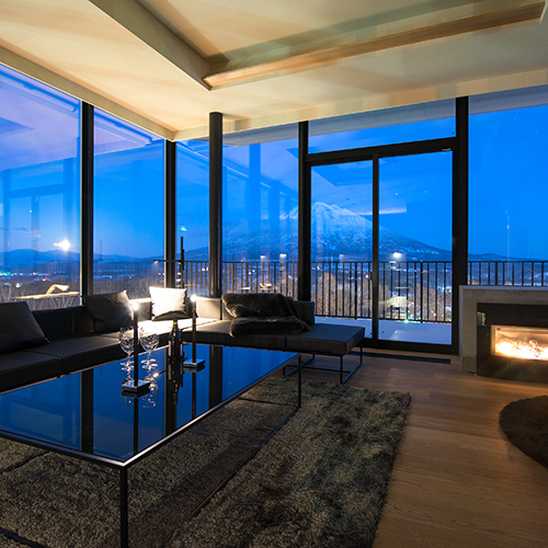 *6階ペントハウス／最上階のリビングからはパノラマの風景をお楽しみいただけます。