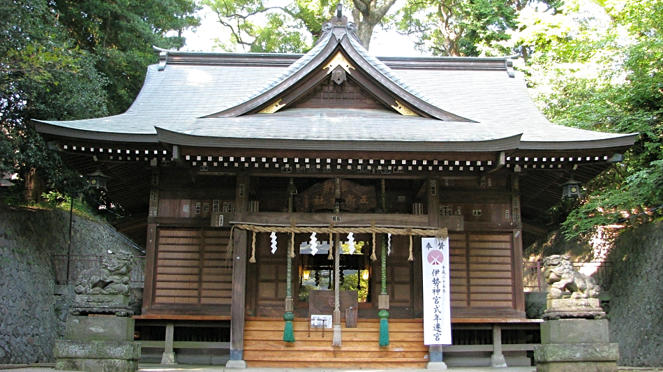 五所神社：車で3分