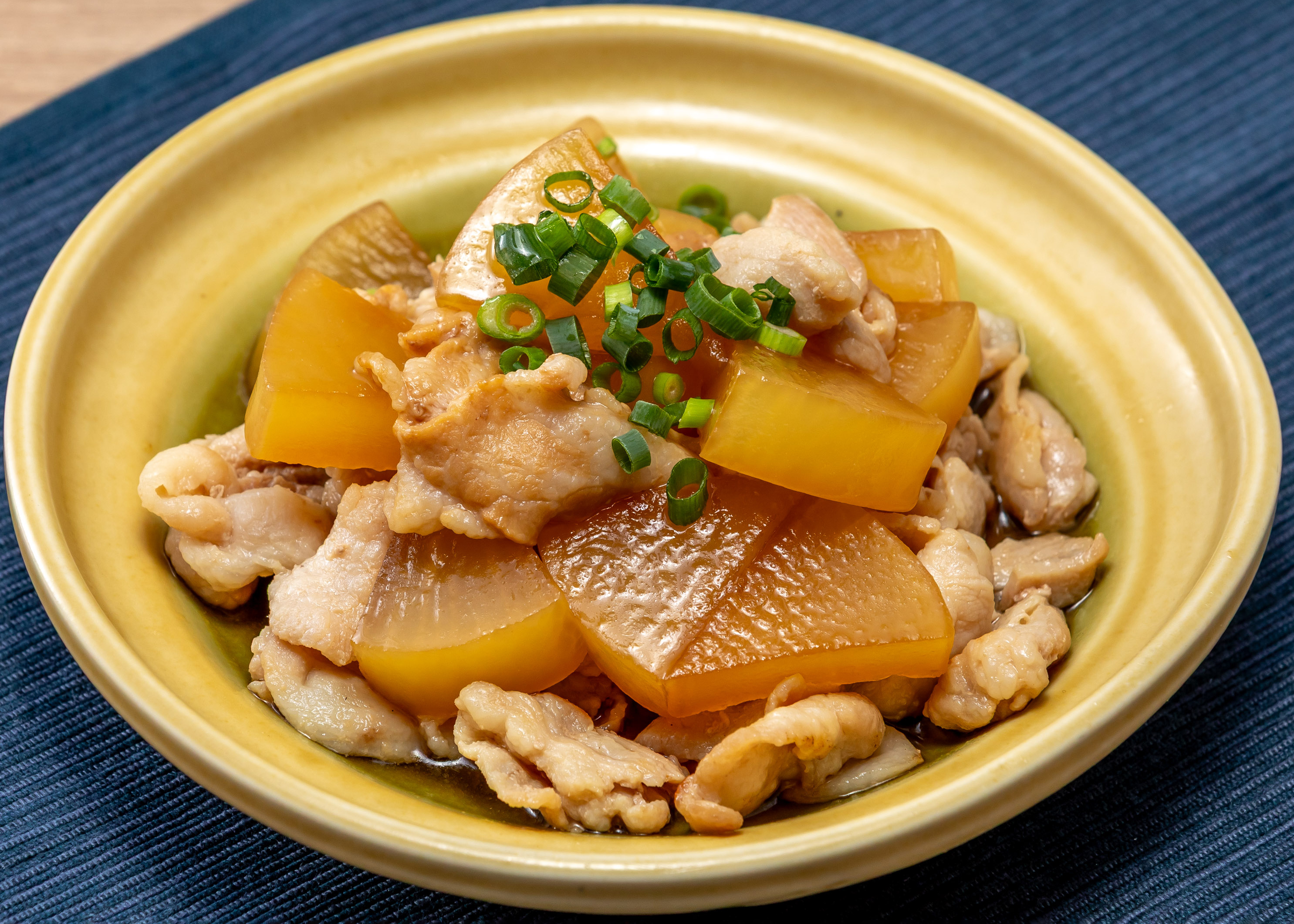 【朝食 | 冬メニュー】豚バラ大根の旨煮