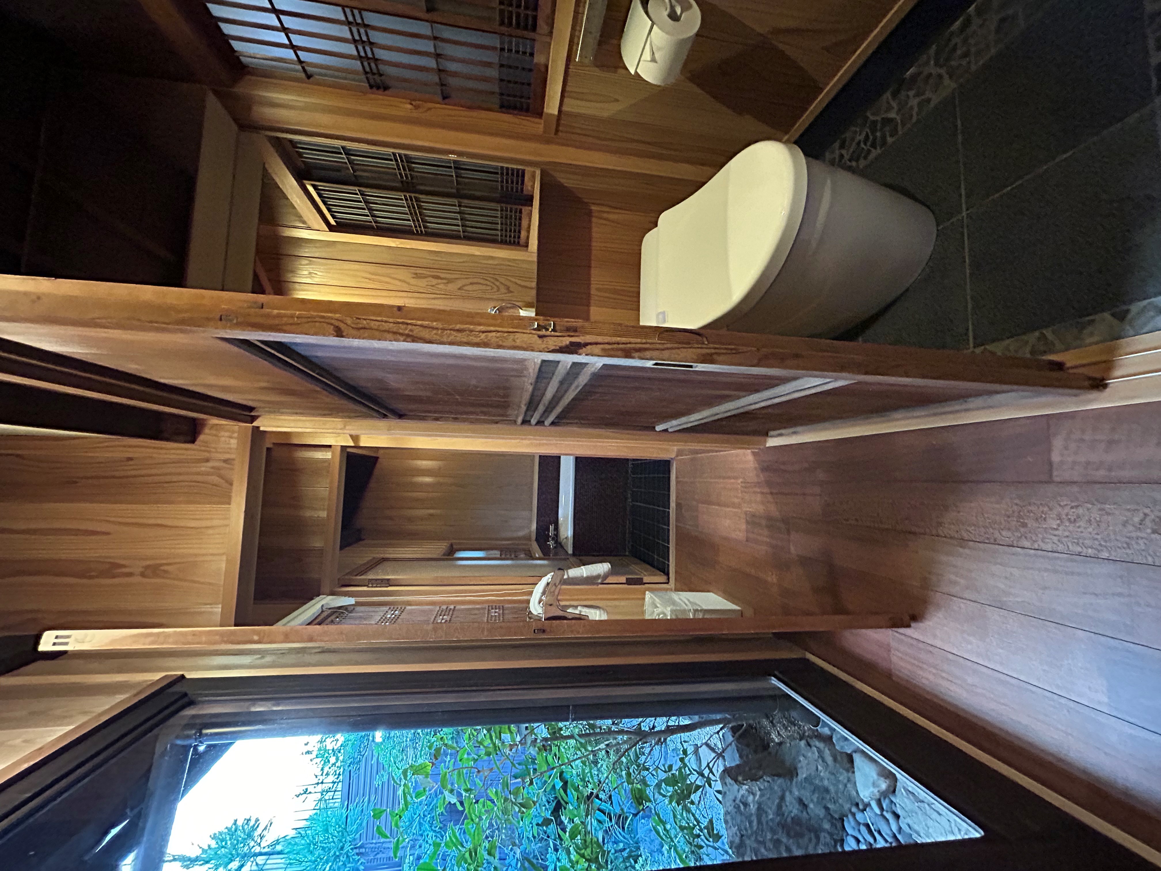 トイレから浴室廊下