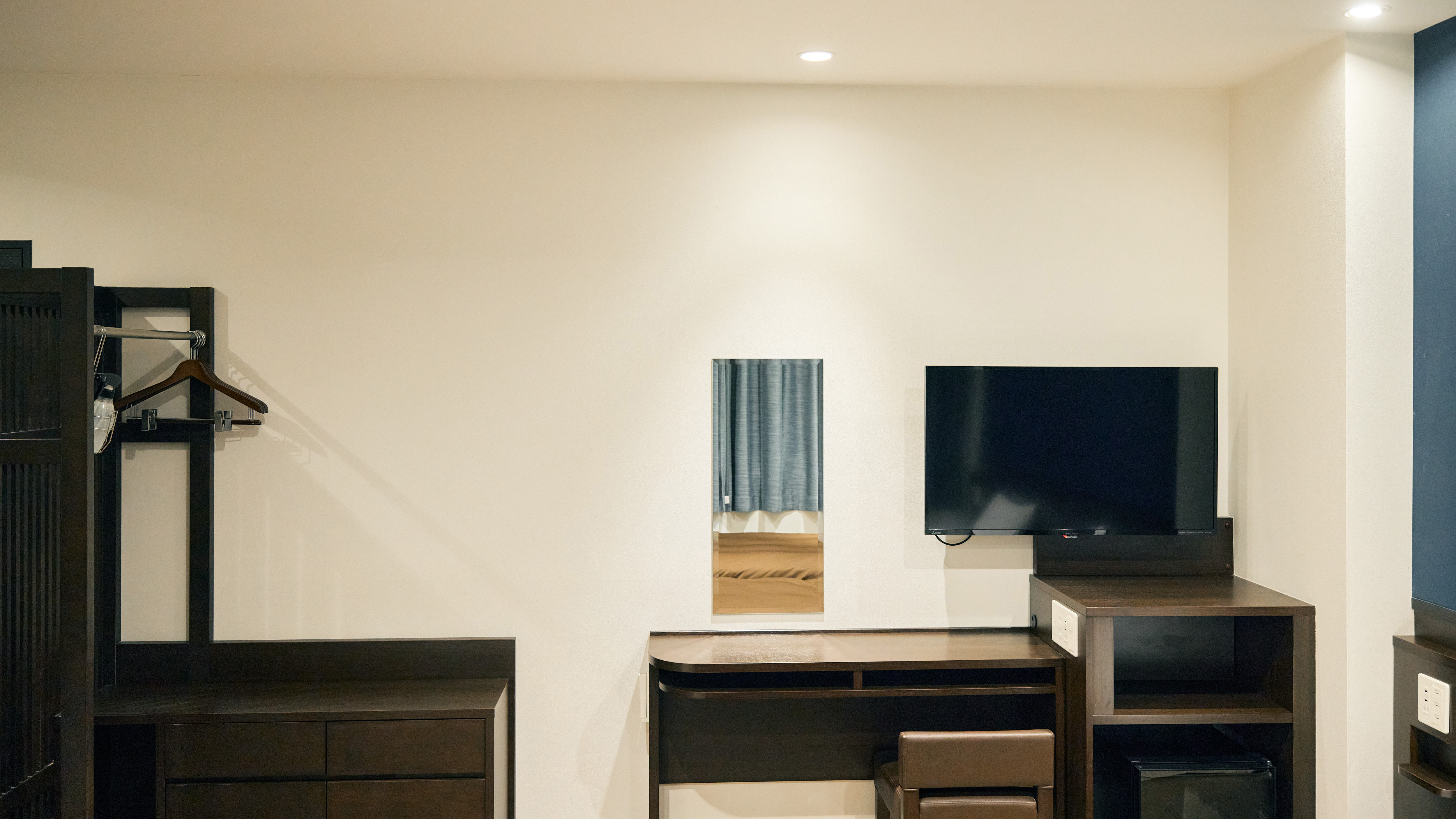 【ユニバーサルツインルーム】収納スペースも他客室より優れております