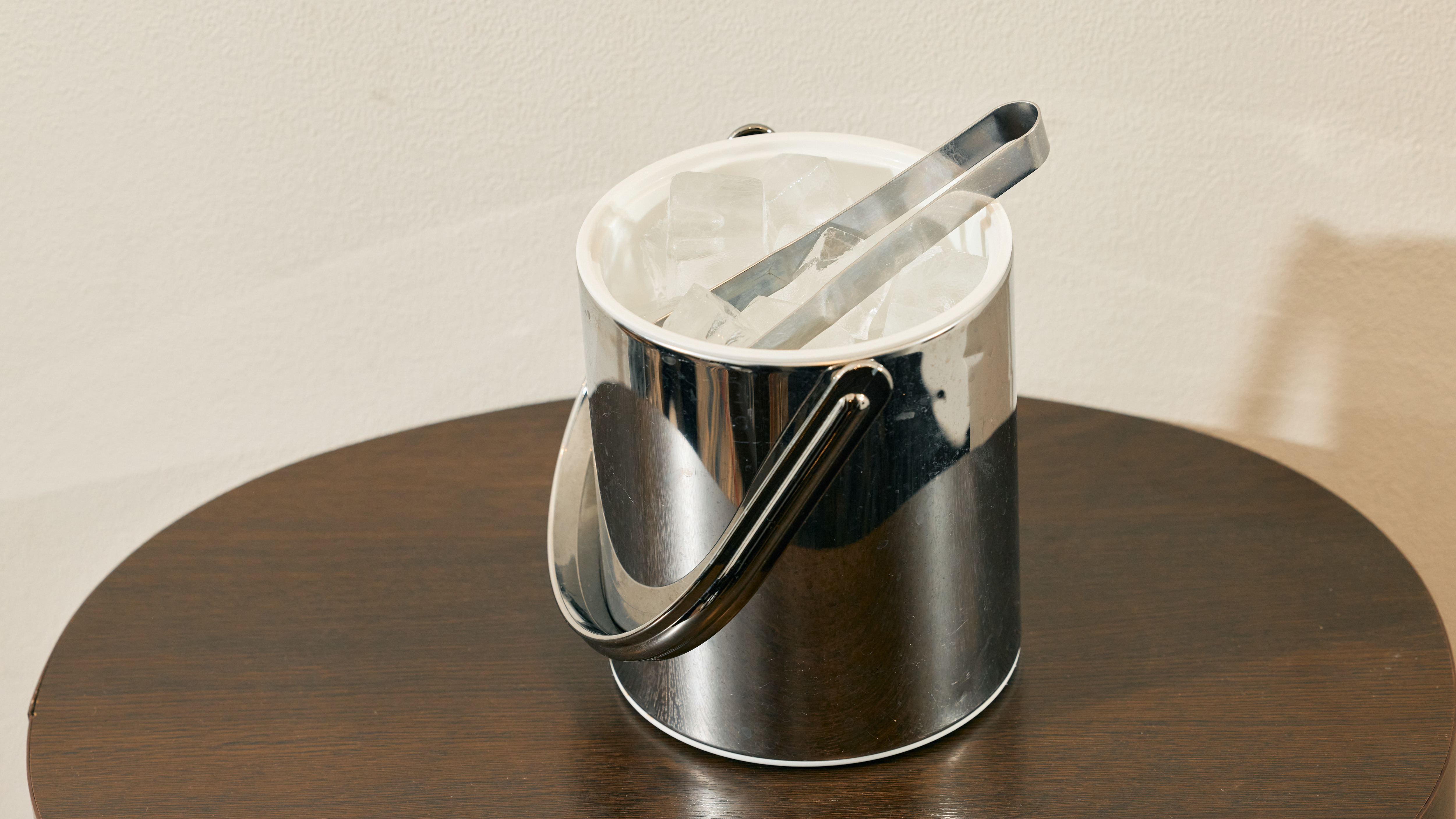 【貸出備品】アイスペール　共用部に製氷機がないためフロントでのお渡しとなります