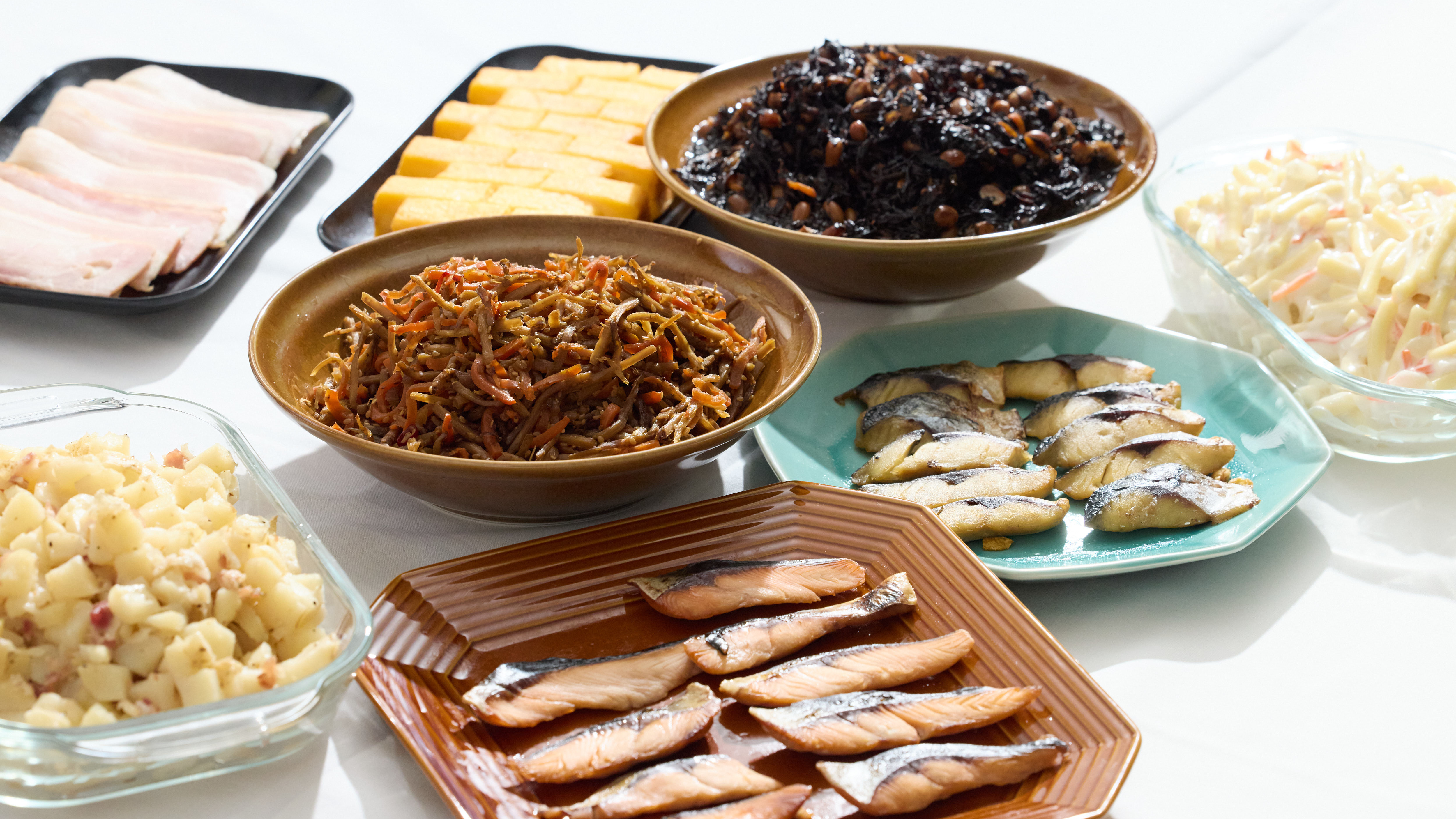 【1,000円朝食バイキング】 和食一例　お惣菜、焼き魚を3～5種類提供いたします