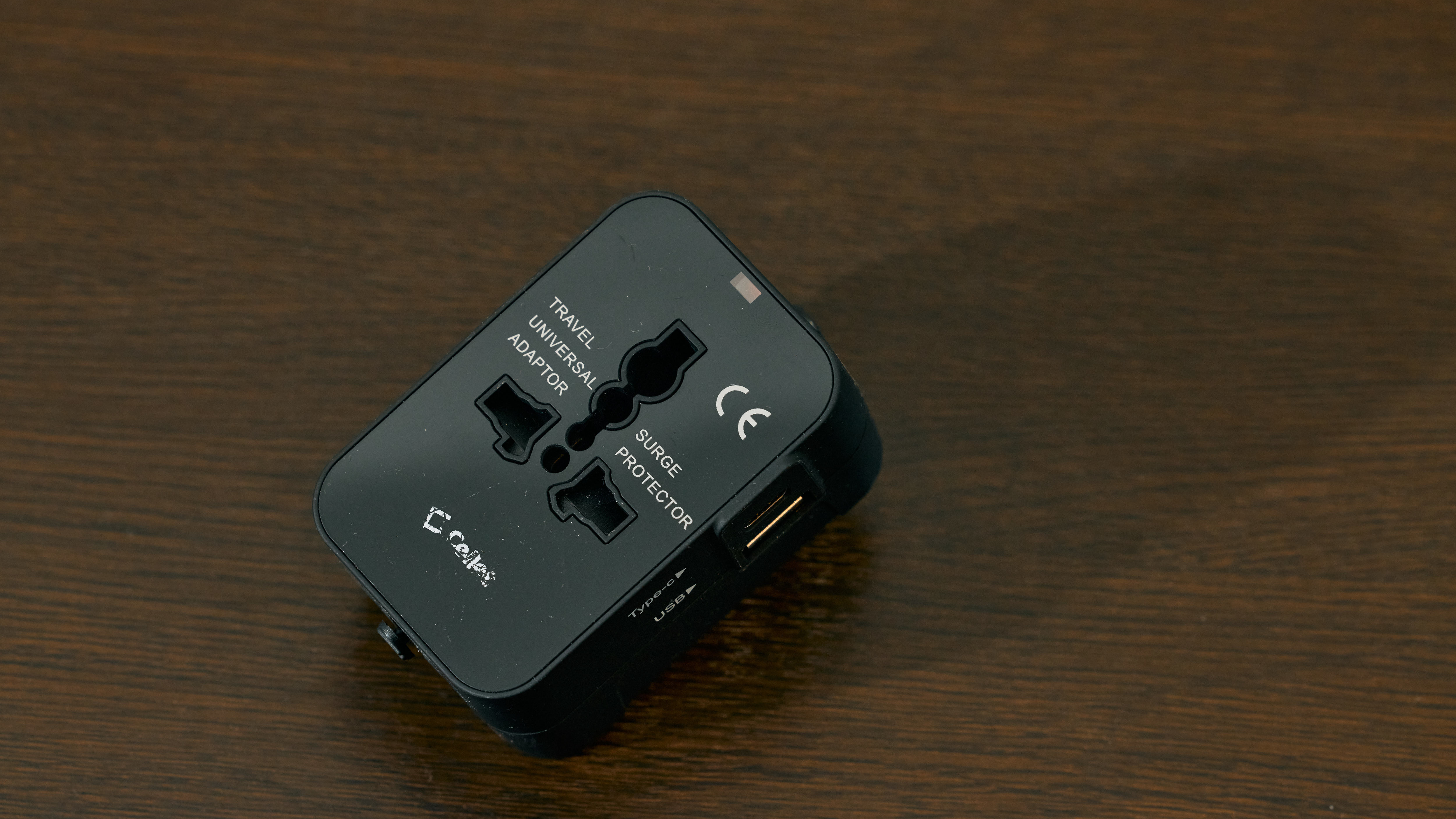 【貸出備品】充電器　変圧器海外からのお客様にも対応致します