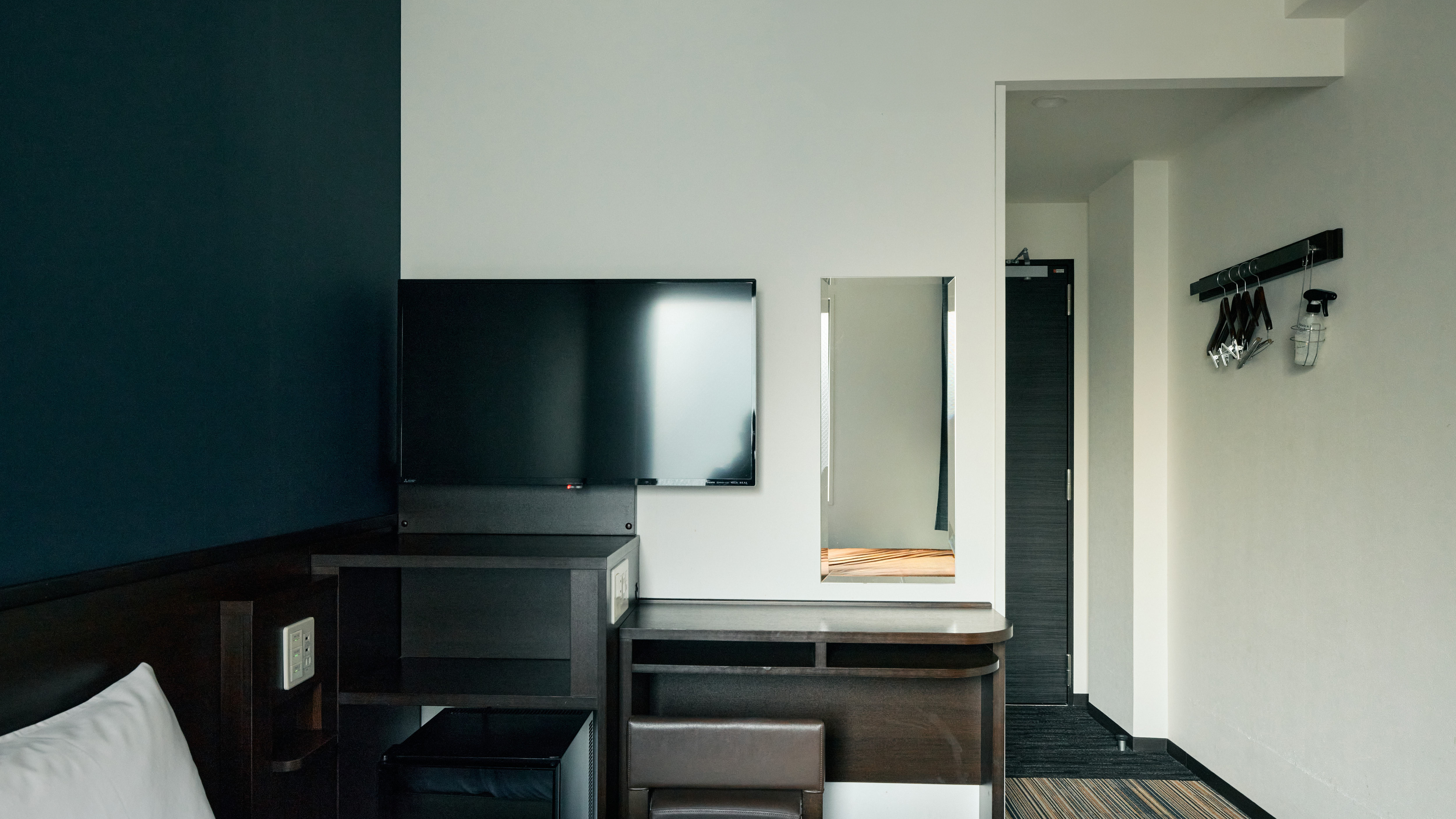 【ダブルルーム】140ｃｍ幅の寝心地抜群シモンズベッド　お部屋の広さは12㎡