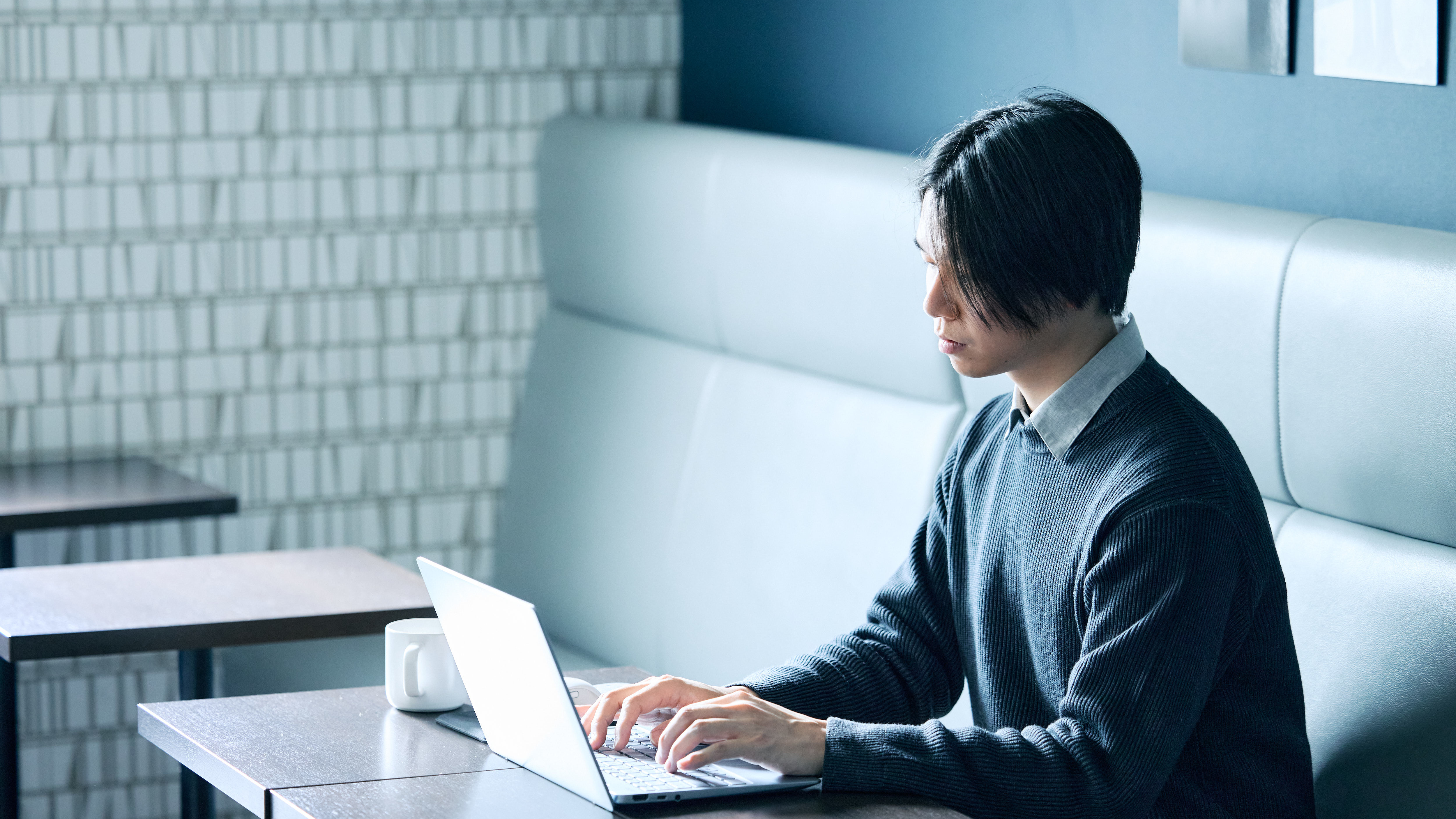 【ゲストラウンジ】ドリンクバーのご利用やデスク作業にも！　宿泊者以外の方も2時間300円でご利用可！