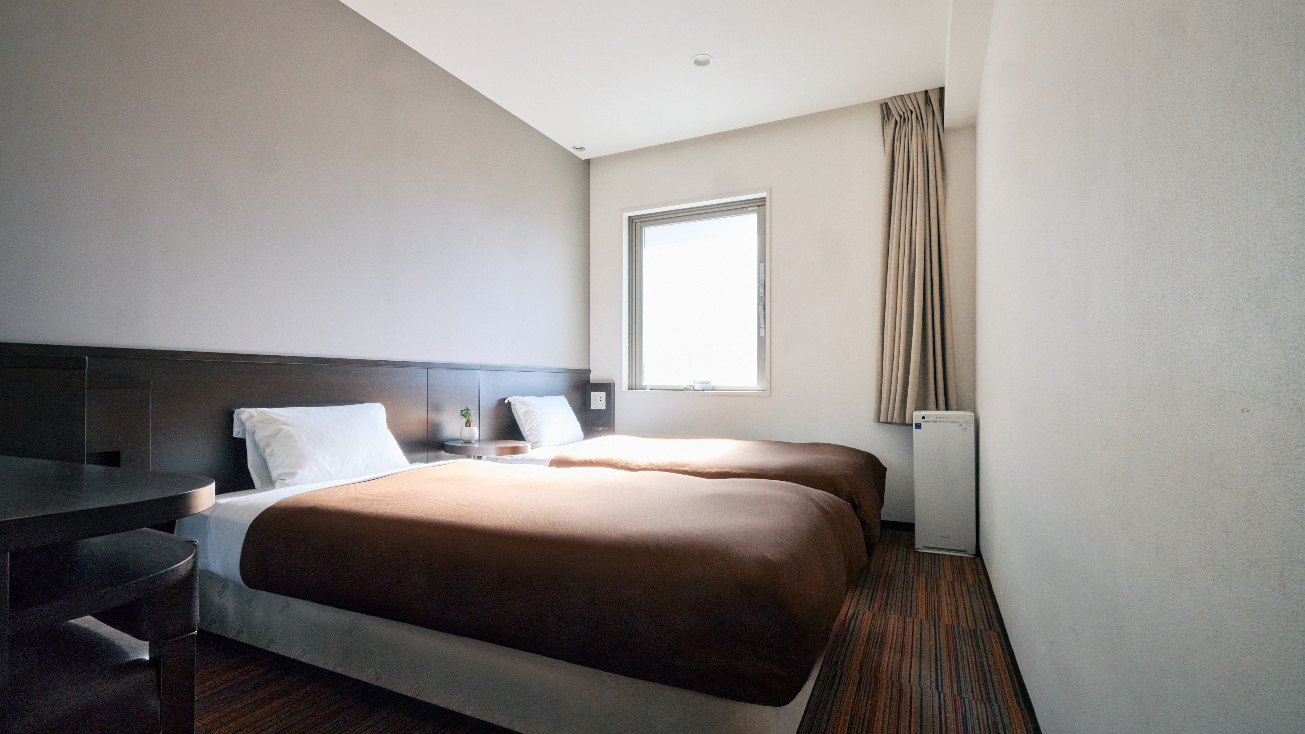 【ツインルーム】100ｃｍ幅の寝心地抜群シモンズベッド　お部屋の広さは15㎡