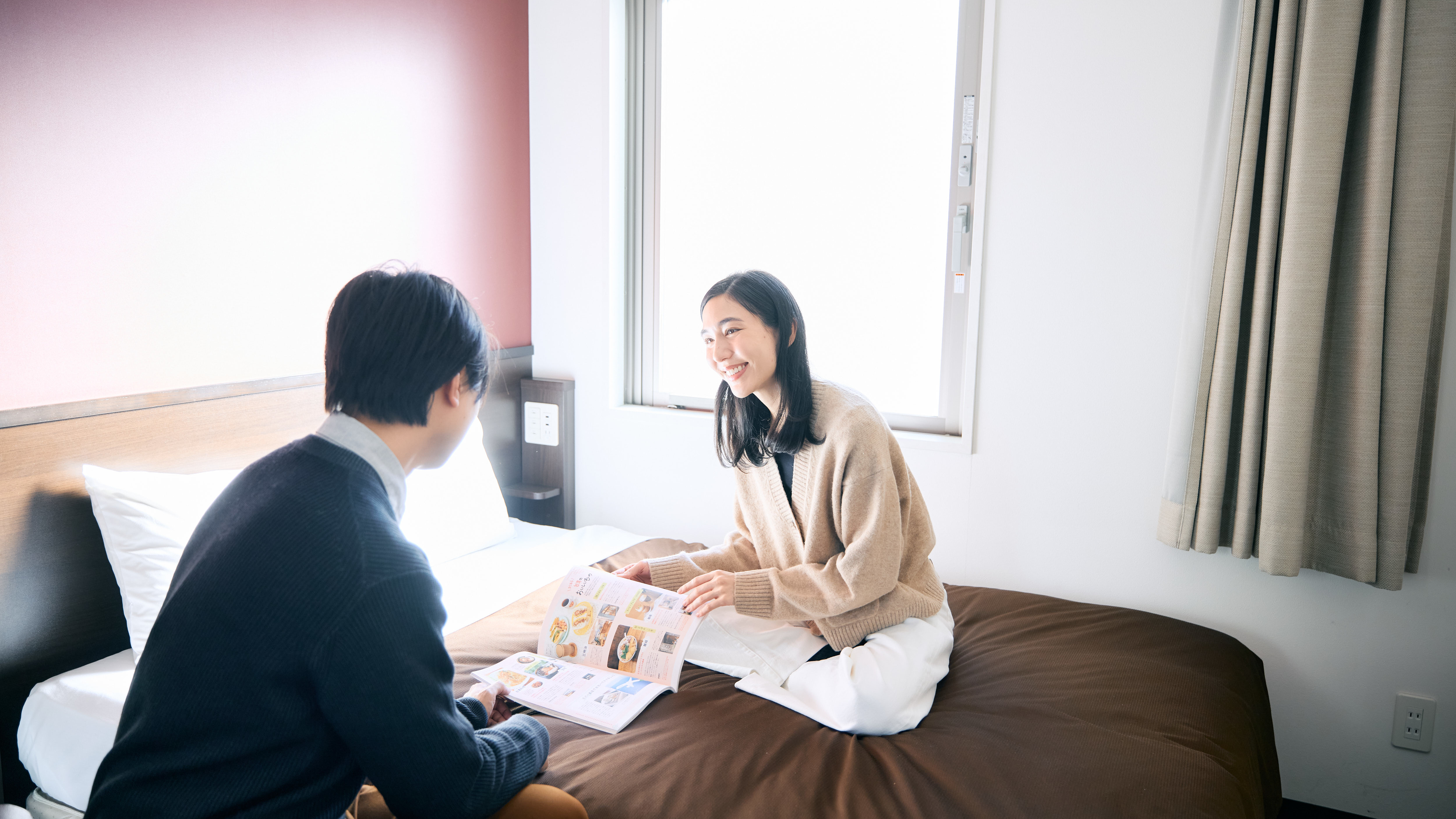 【ダブルルーム】140ｃｍ幅の寝心地抜群シモンズベッド　お部屋の広さは12㎡