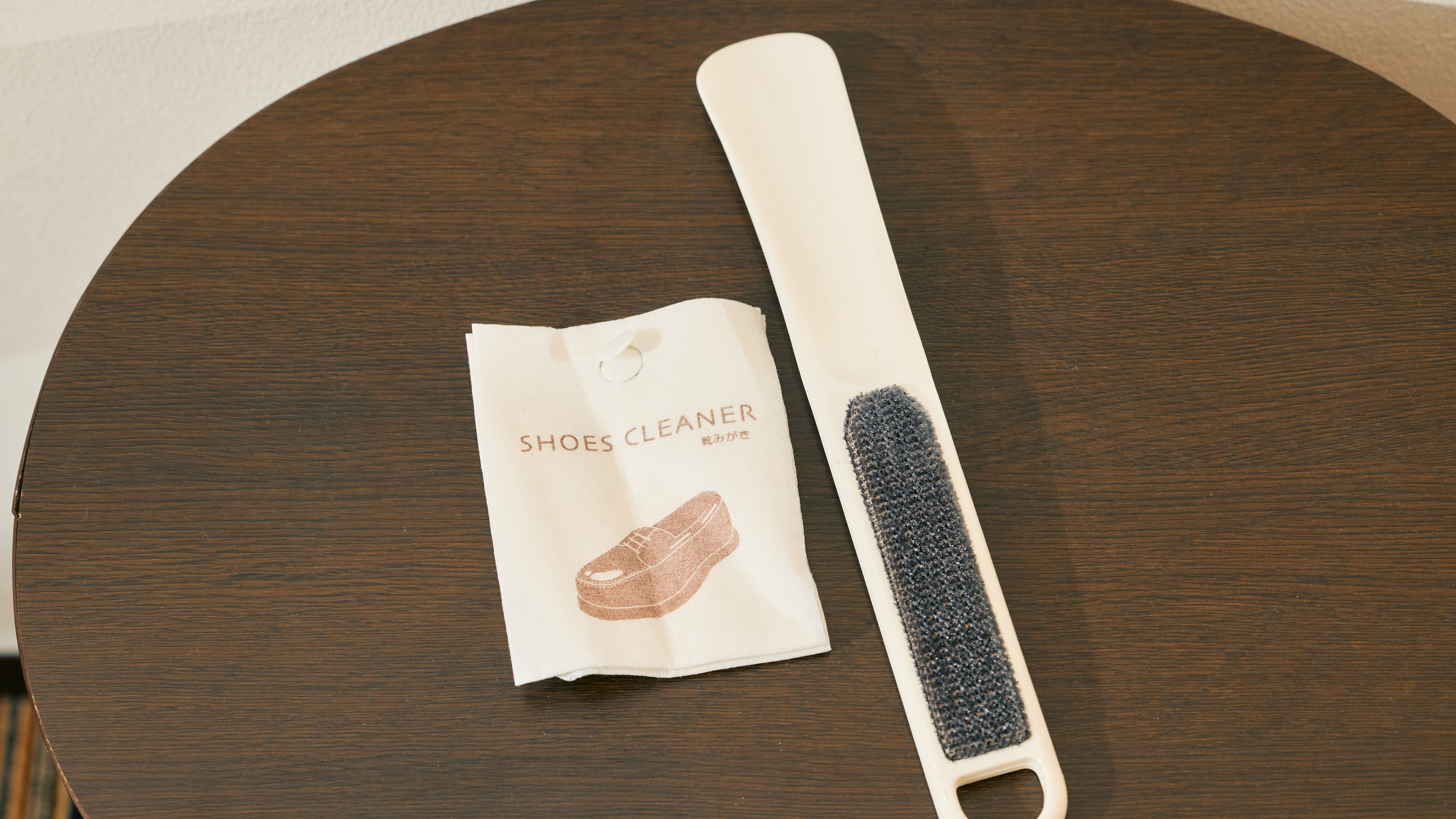 【靴ベラ＆シューシャインペーパー】身だしなみに気を配るあなたに