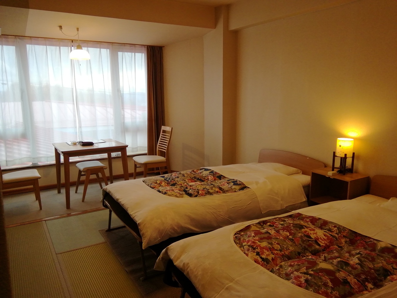 和室8畳　2階　 ベットのお部屋