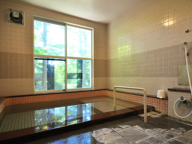 【新泉の湯】お泊りの間はいつでもご入浴できます。