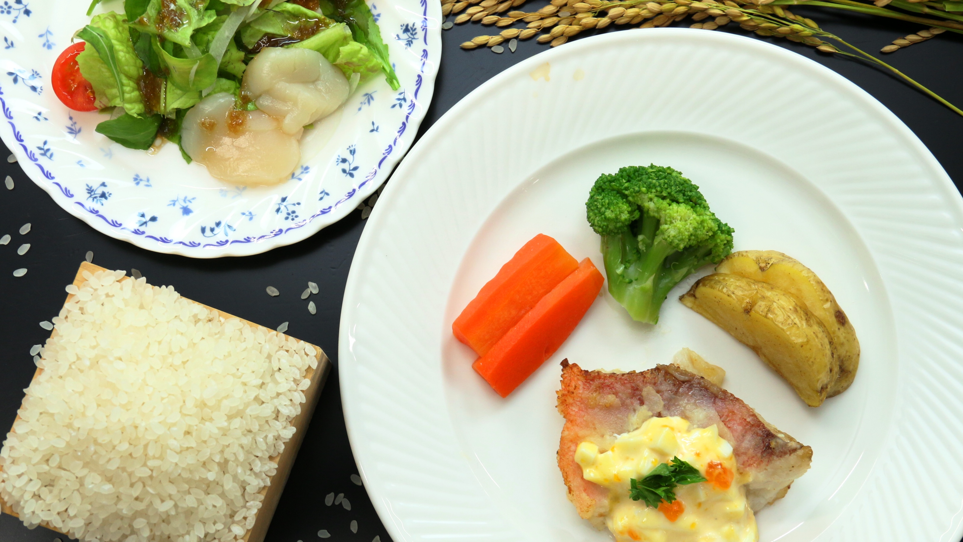 【夕食】女将の手料理 (1)夕食一例。