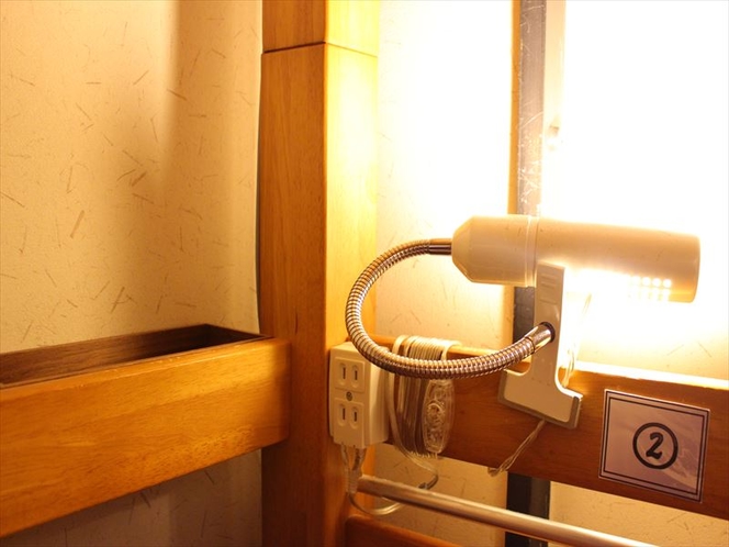 ベットライト、コンセント　　Bed light , outlet