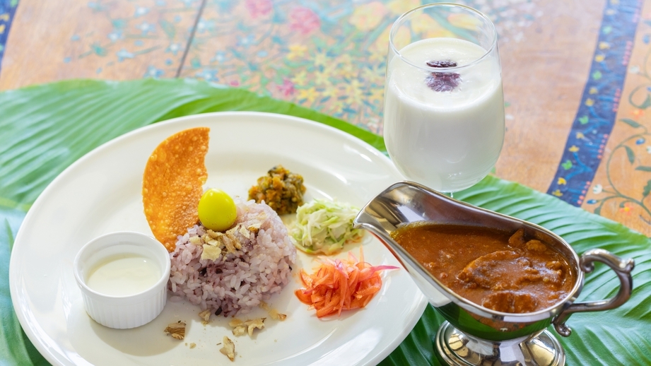 【夏限定！1泊2食付】大人気はくば豚カレーの夕食＆洋朝食でさわやか高原ステイ！避暑でリフレッシュ！