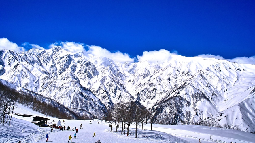 *【周辺景観・冬】白馬五竜スキー場まで徒歩約10分の立地
