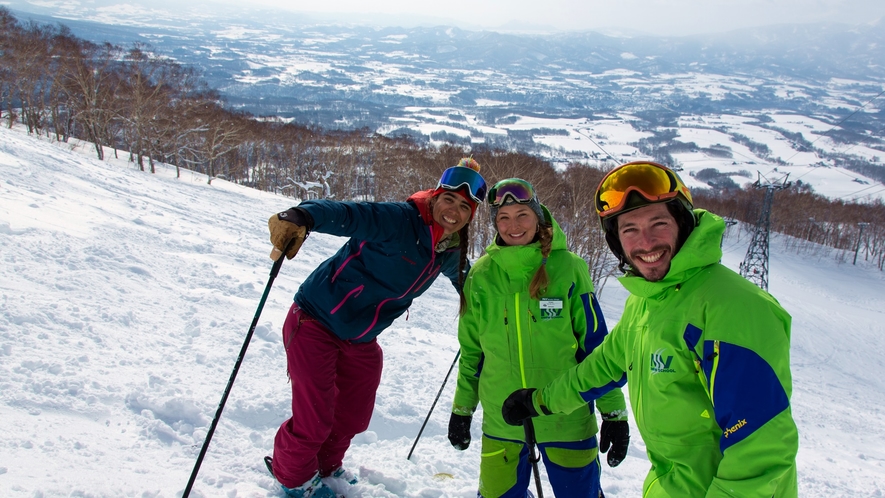 *[ニセコビレッジスキー場]羊蹄山を望むパウダースノーの聖地でウィンタースポーツを満喫！