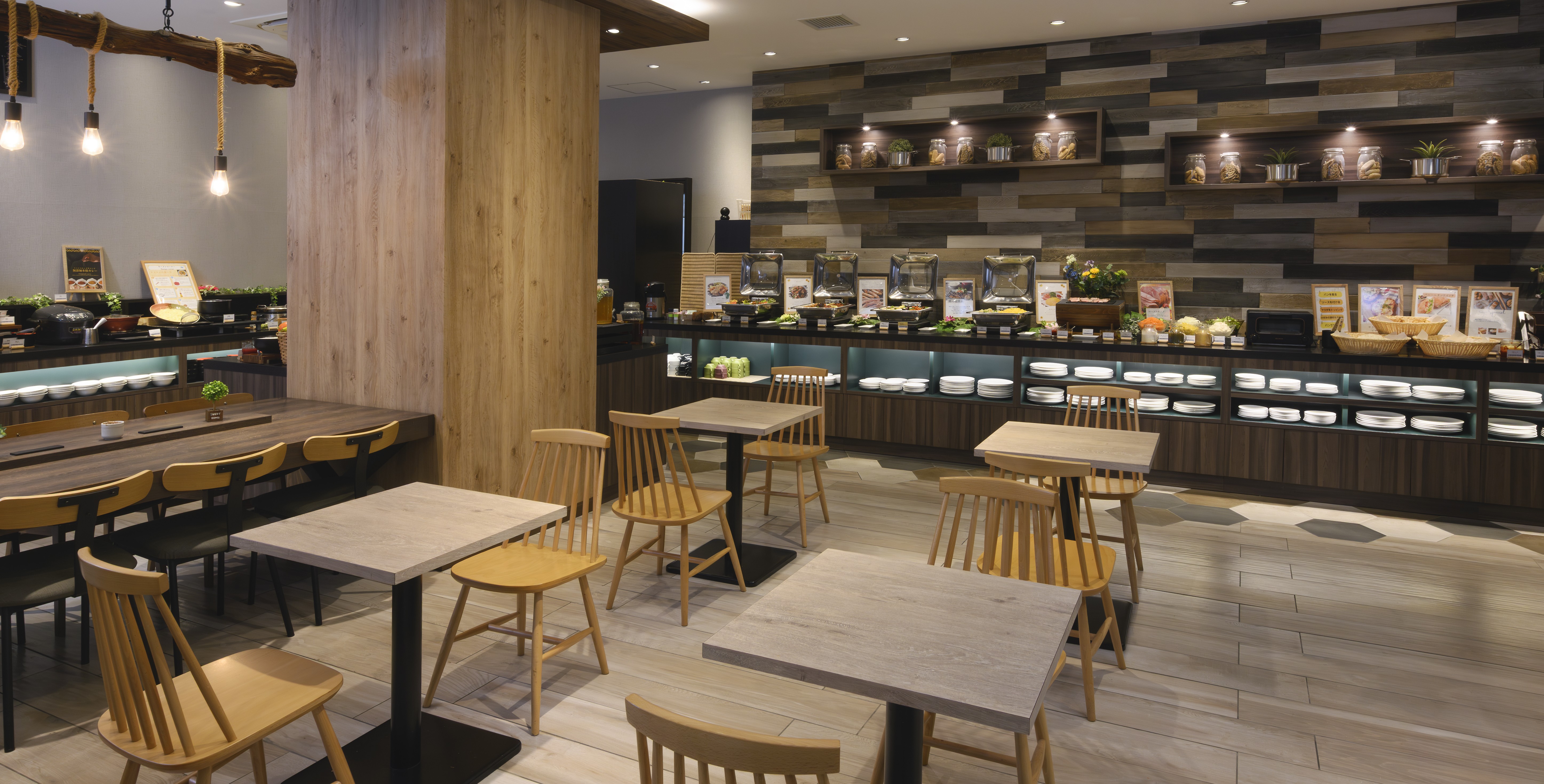 朝食会場は1階にございます