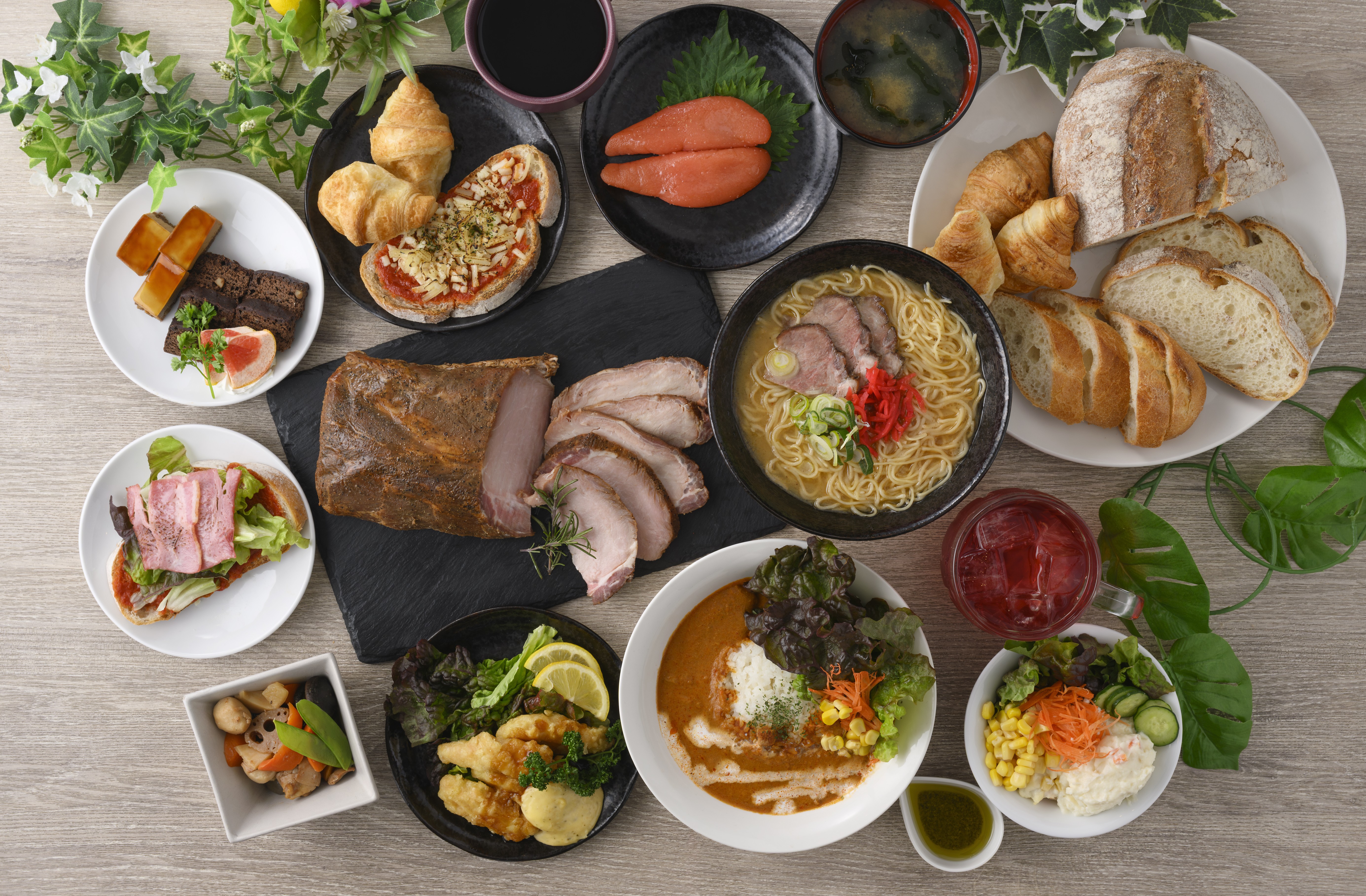 「朝食ビュッフェ」　定番メニューから九州の郷土料理まで