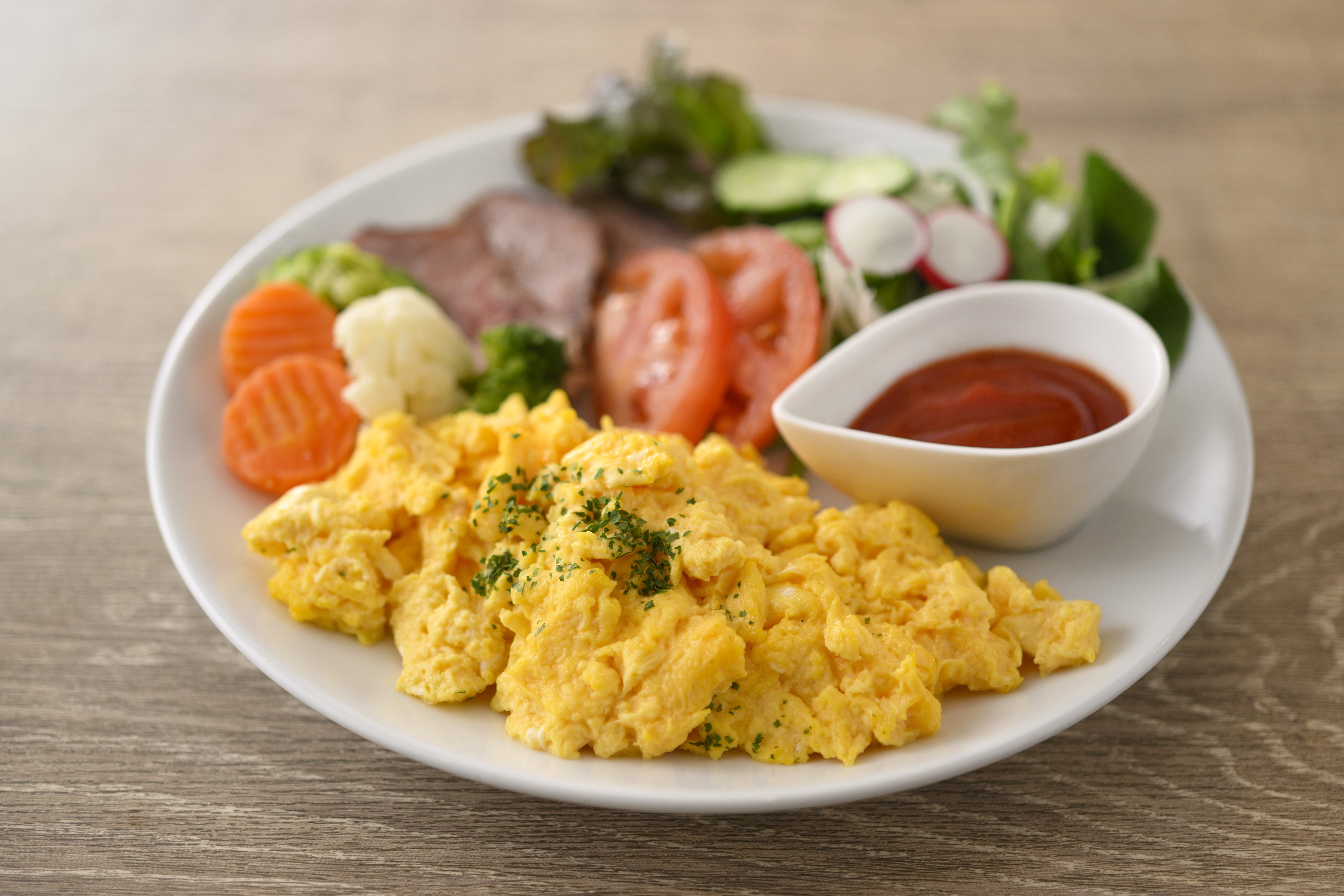 朝食の定番スクランブルエッグ