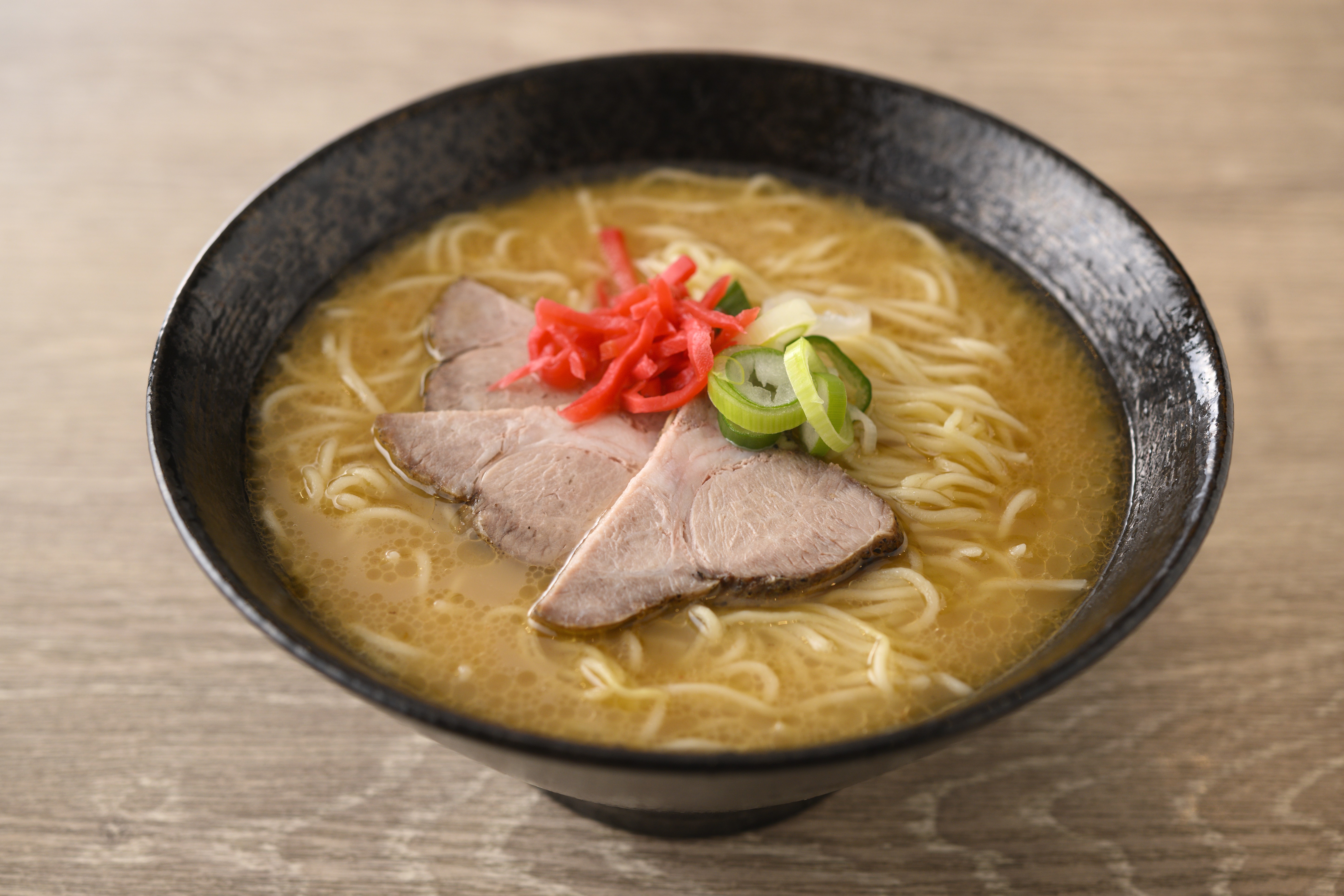 博多といえば、豚骨ラーメン！ぜひ朝食から博多の味をお楽しみください