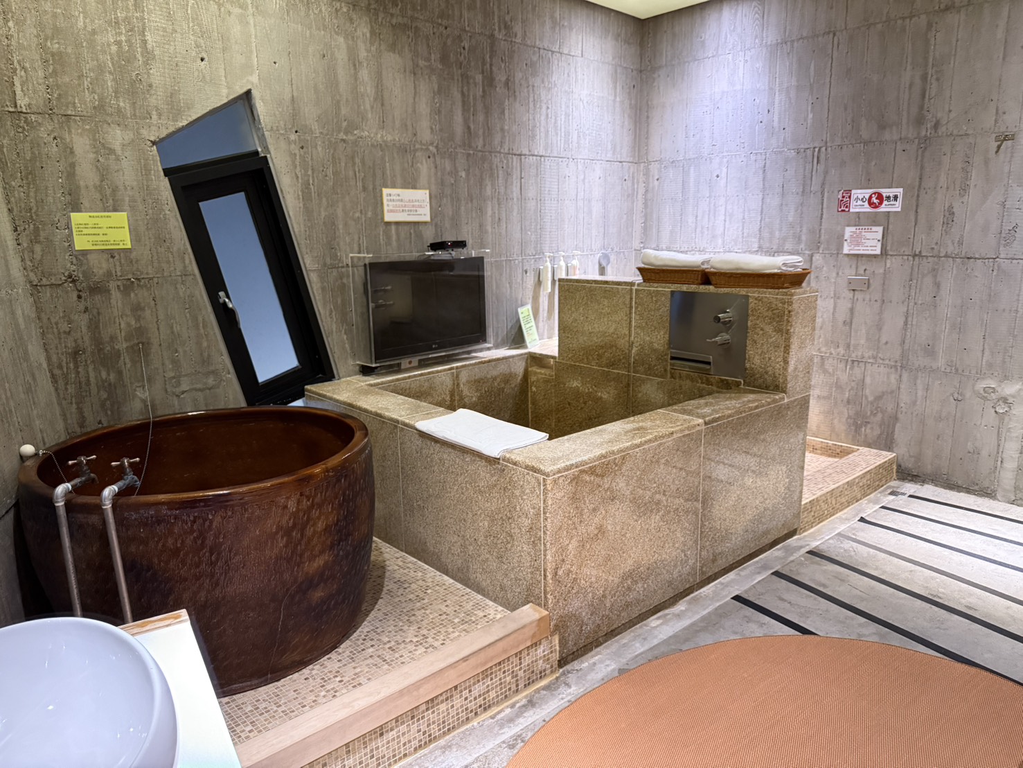 エコノミー4人部屋（經濟四人房）