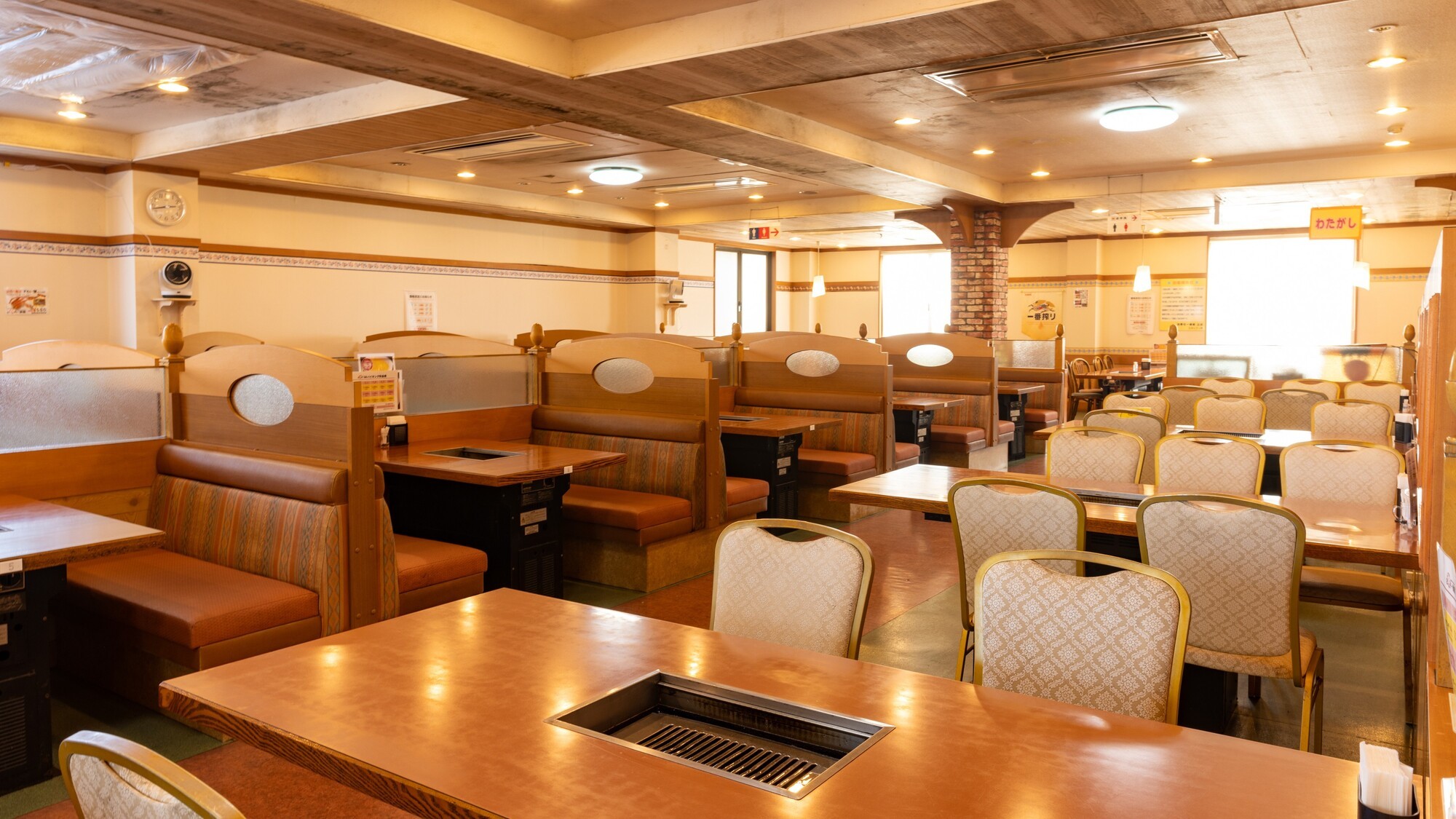 お祭り一番館　店内