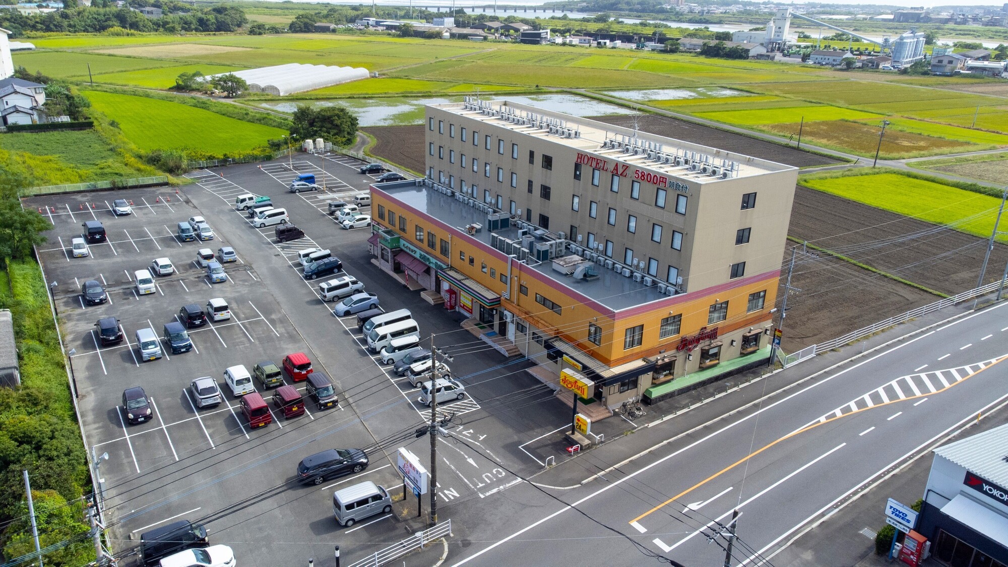 ホテル外観　昼