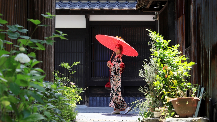 竹原の街並みには着物がよく映えます。