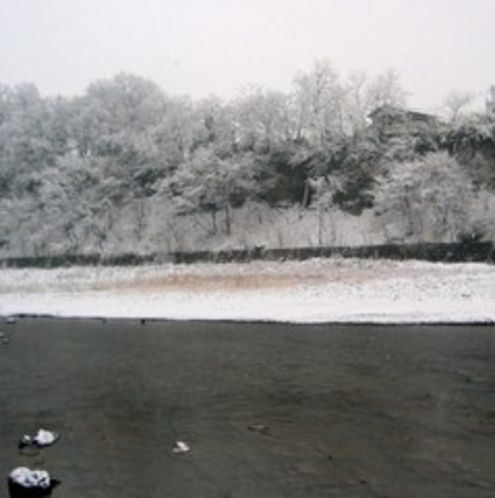 雪景色　川
