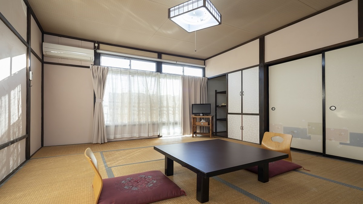 本館　荒川